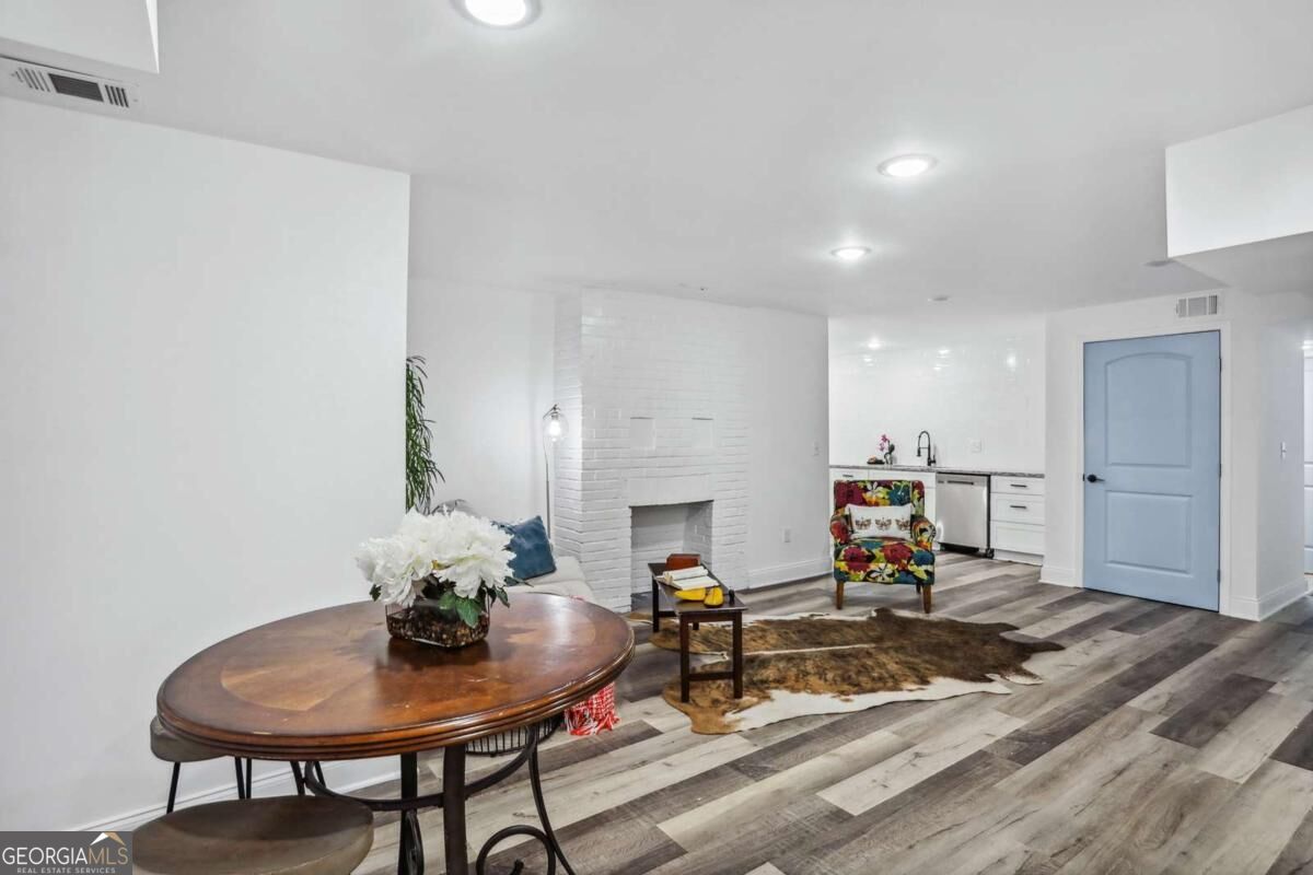1650 Joseph E Boone Boulevard # B Property Photo 5