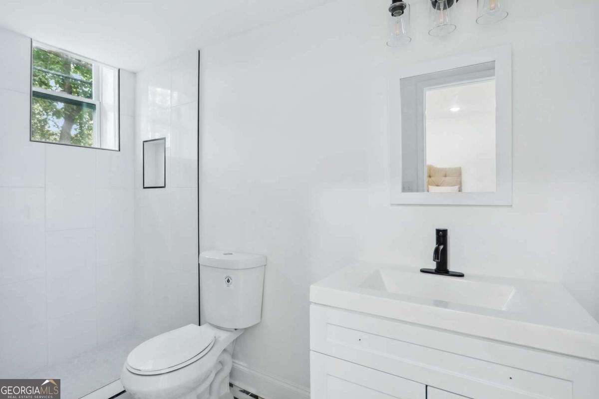 1650 Joseph E Boone Boulevard # B Property Photo 12
