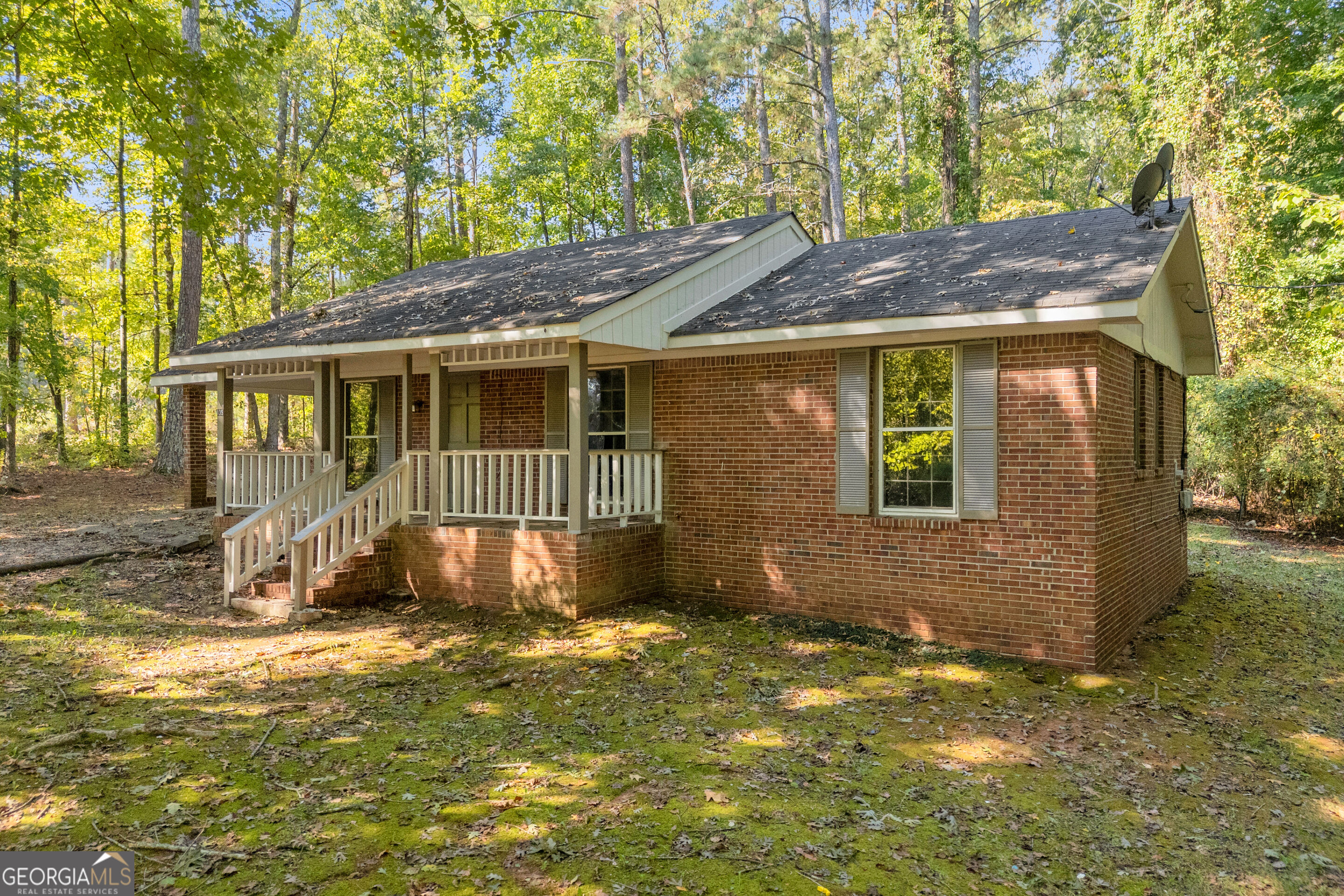 135 Sara Drive Property Photo 1