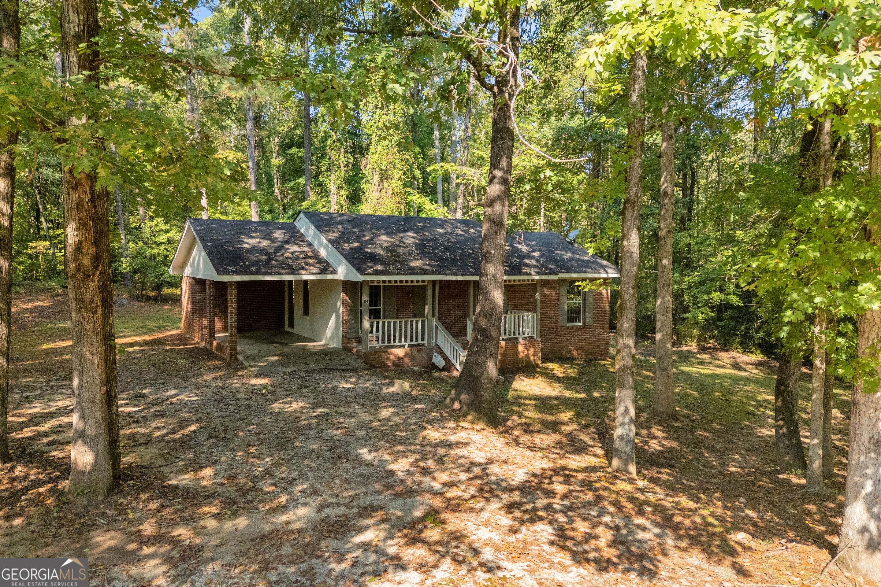 135 Sara Drive Property Photo 2
