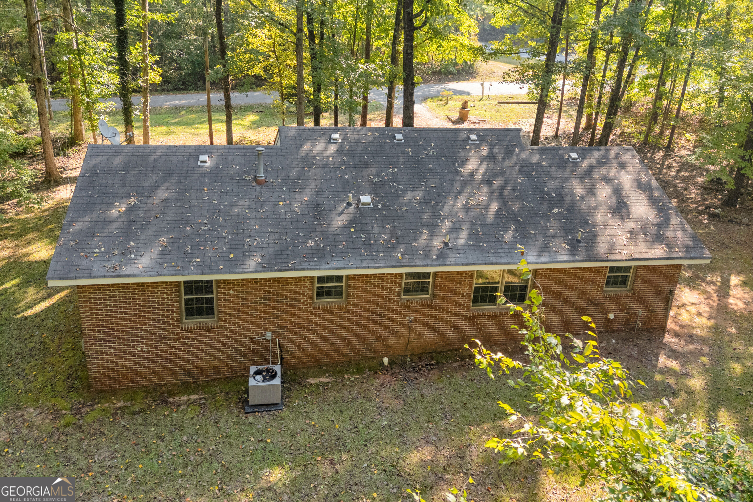 135 Sara Drive Property Photo 8
