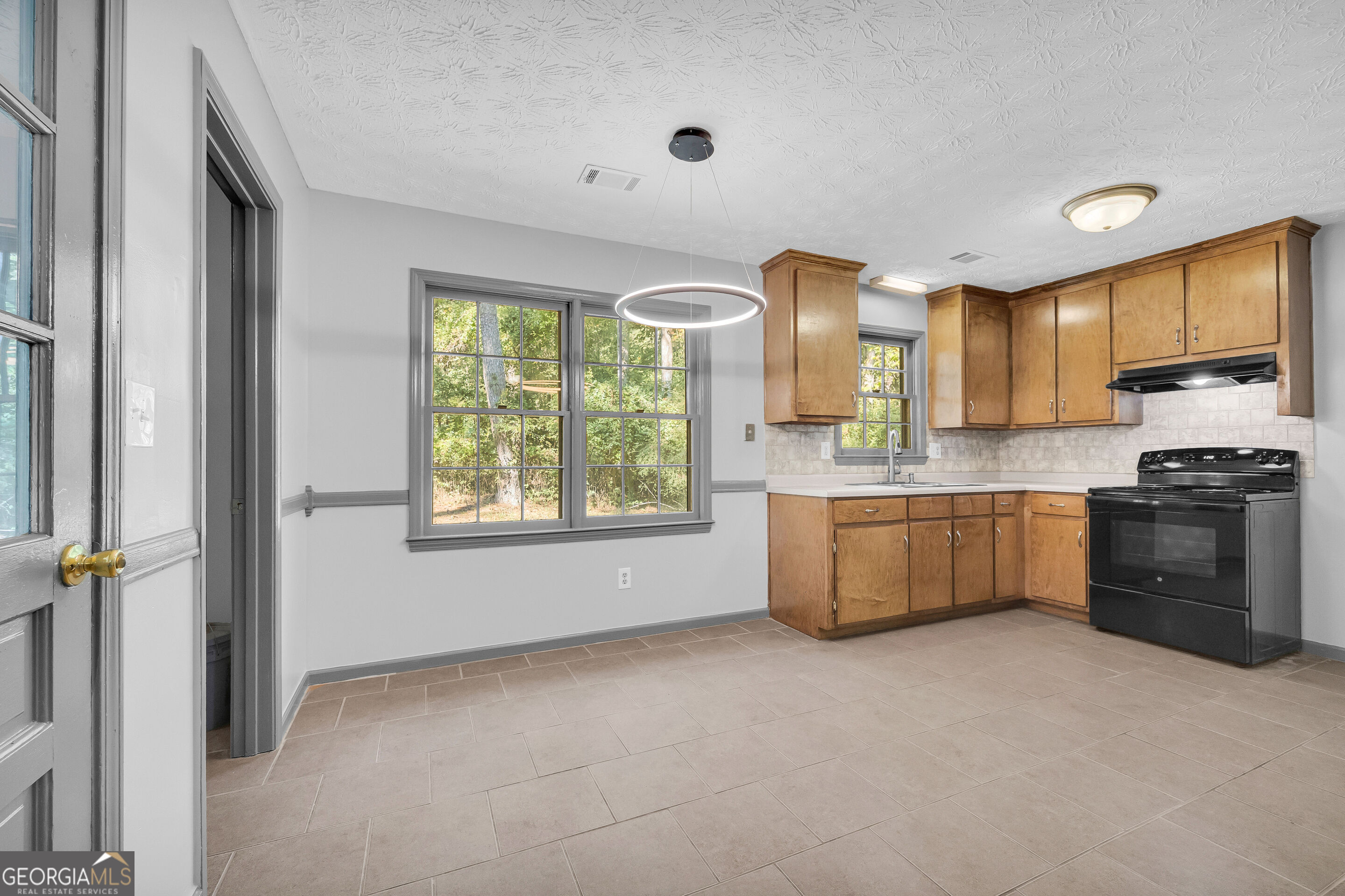 135 Sara Drive Property Photo 19