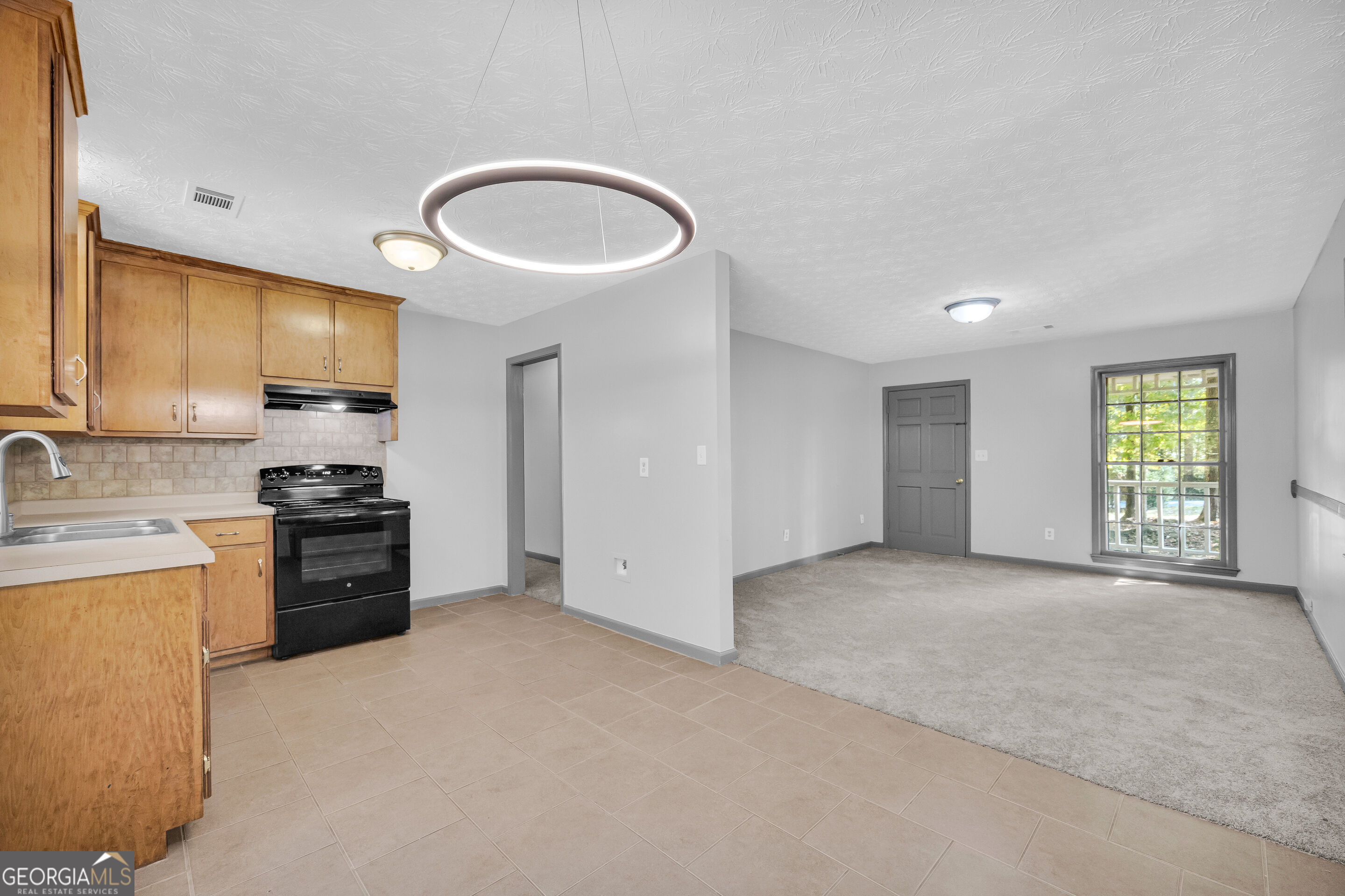 135 Sara Drive Property Photo 24