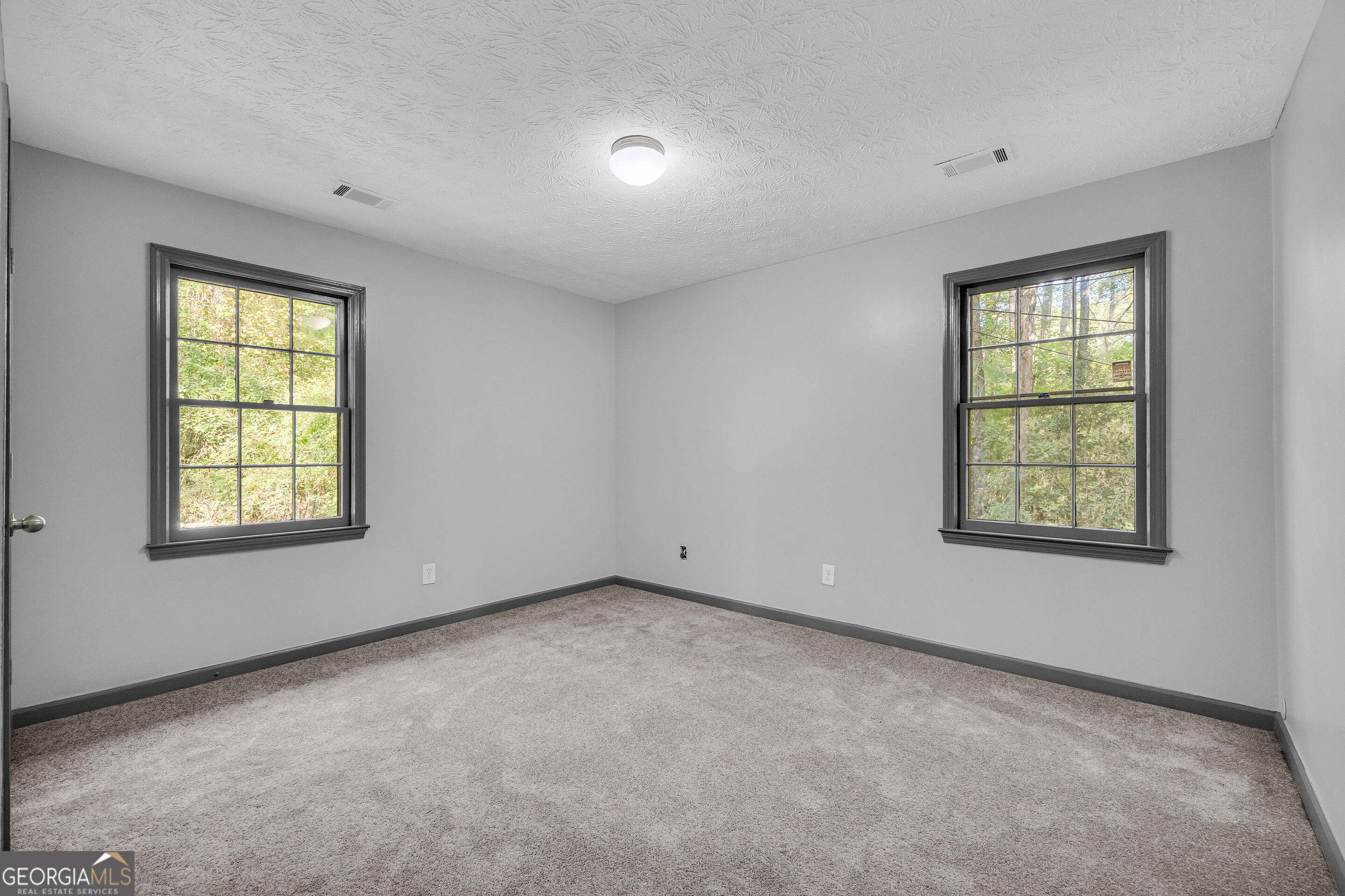 135 Sara Drive Property Photo 28