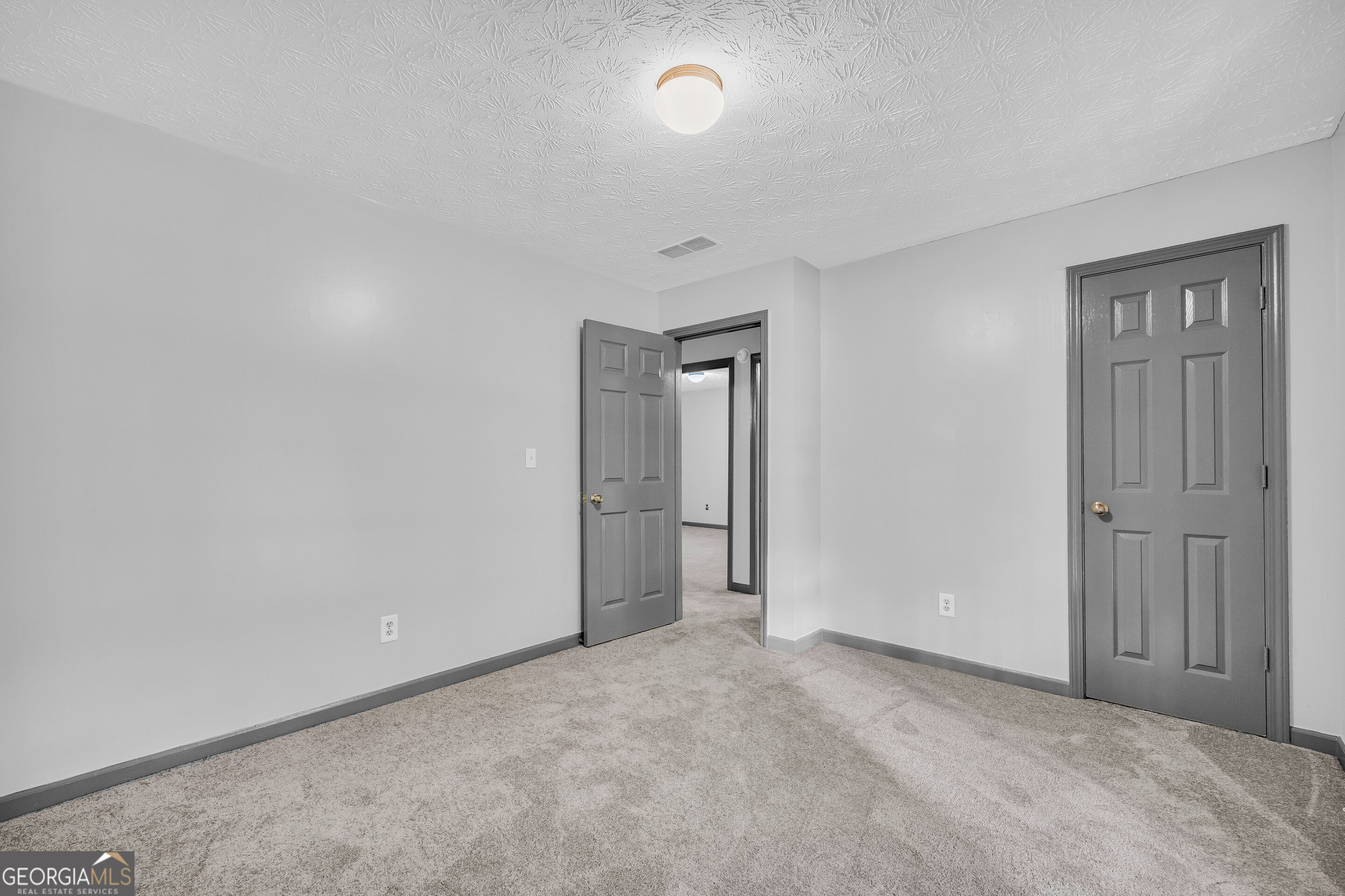 135 Sara Drive Property Photo 33