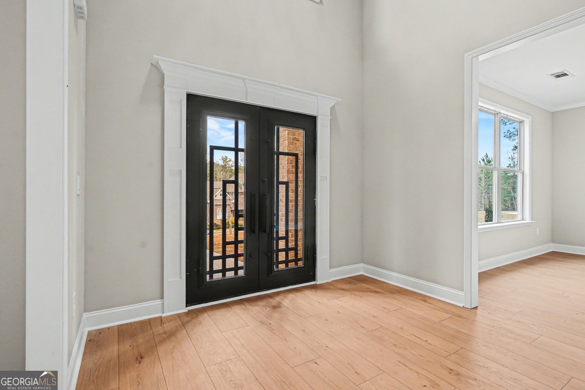 4457 Meadowwood Drive Property Photo 4