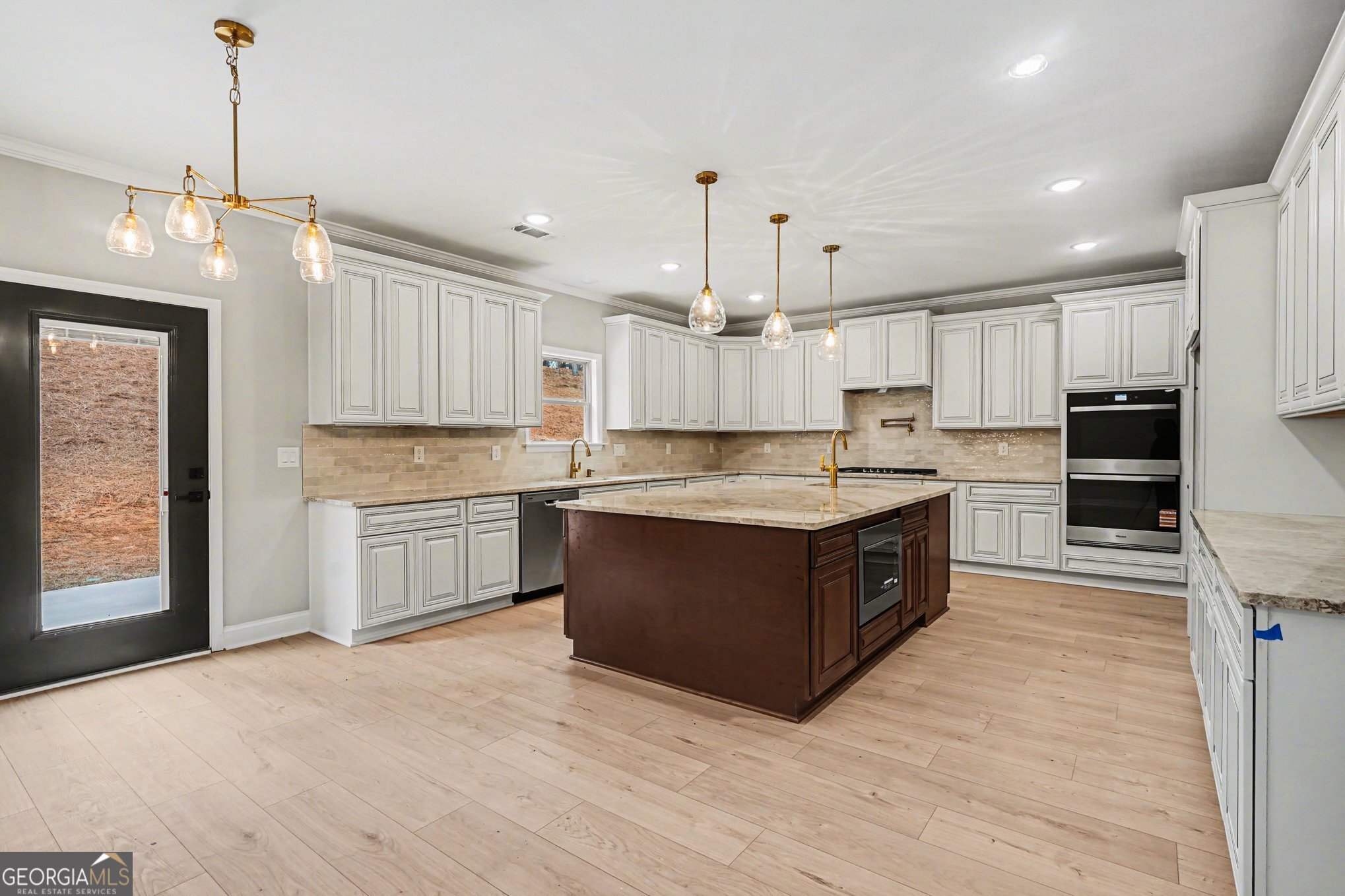 4457 Meadowwood Drive Property Photo 9