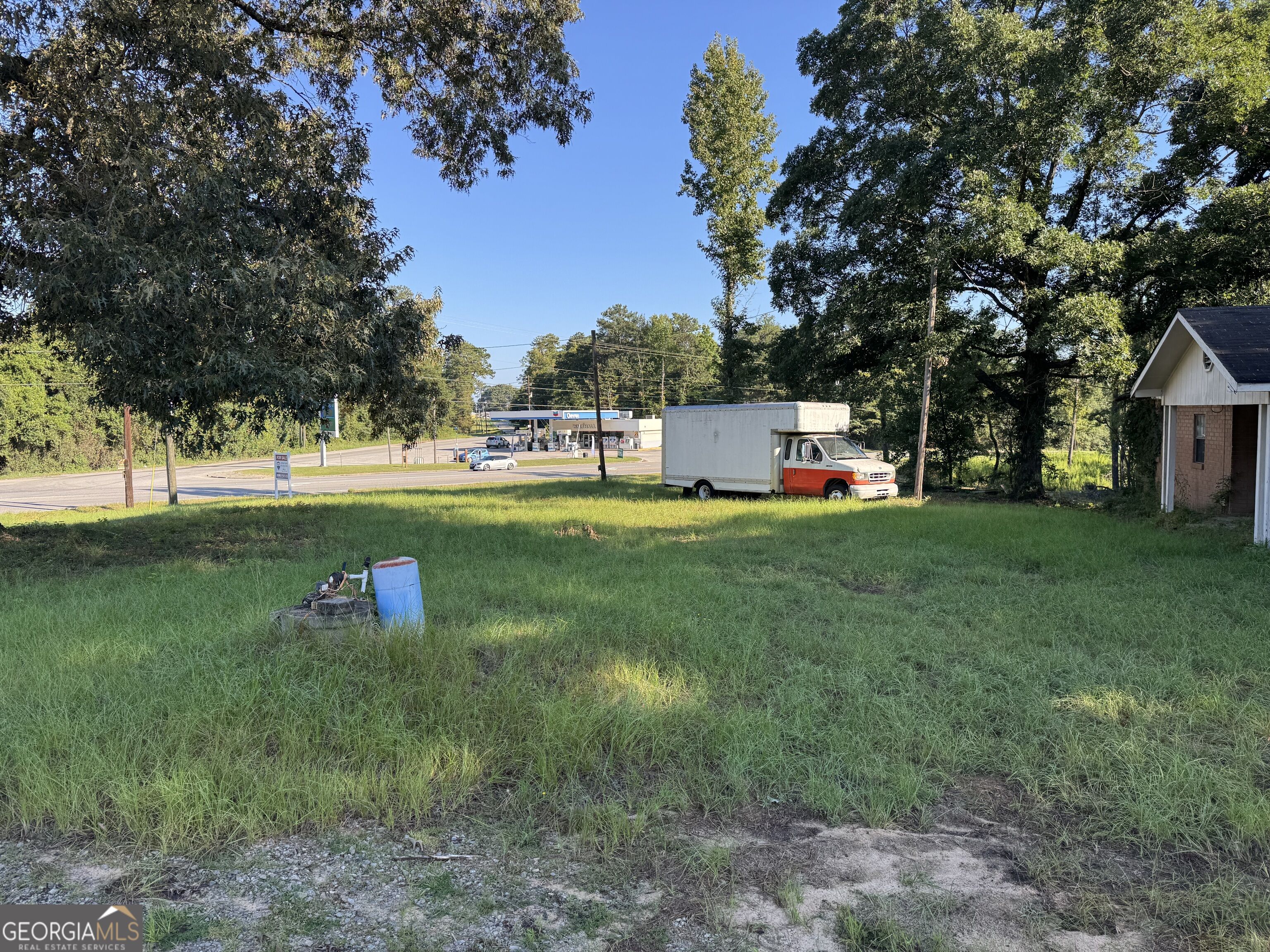 105 Henderson Road Property Photo 1