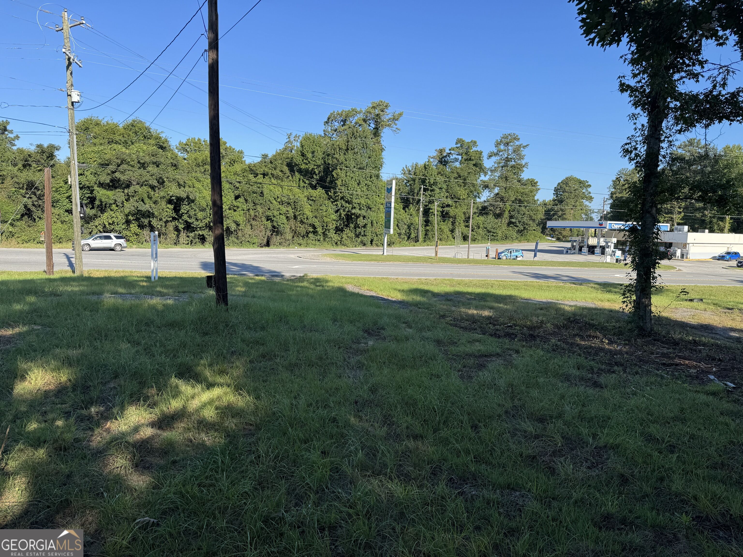 105 Henderson Road Property Photo 3