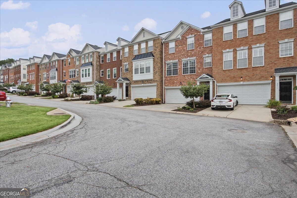 3801 Chattahoochee Summit Drive Se # 5 Property Photo 3