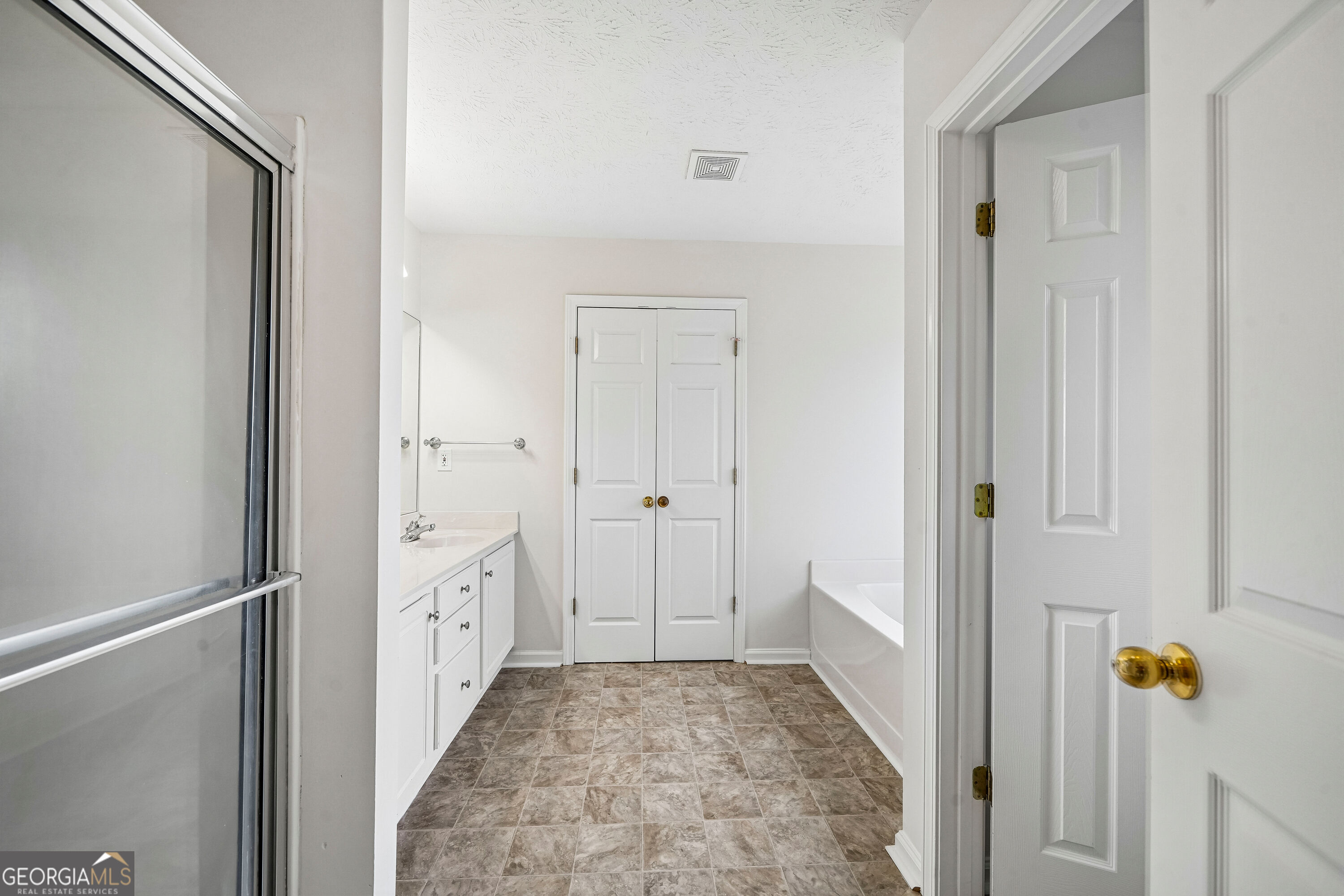 1709 Wyntercreek Lane Property Photo 12