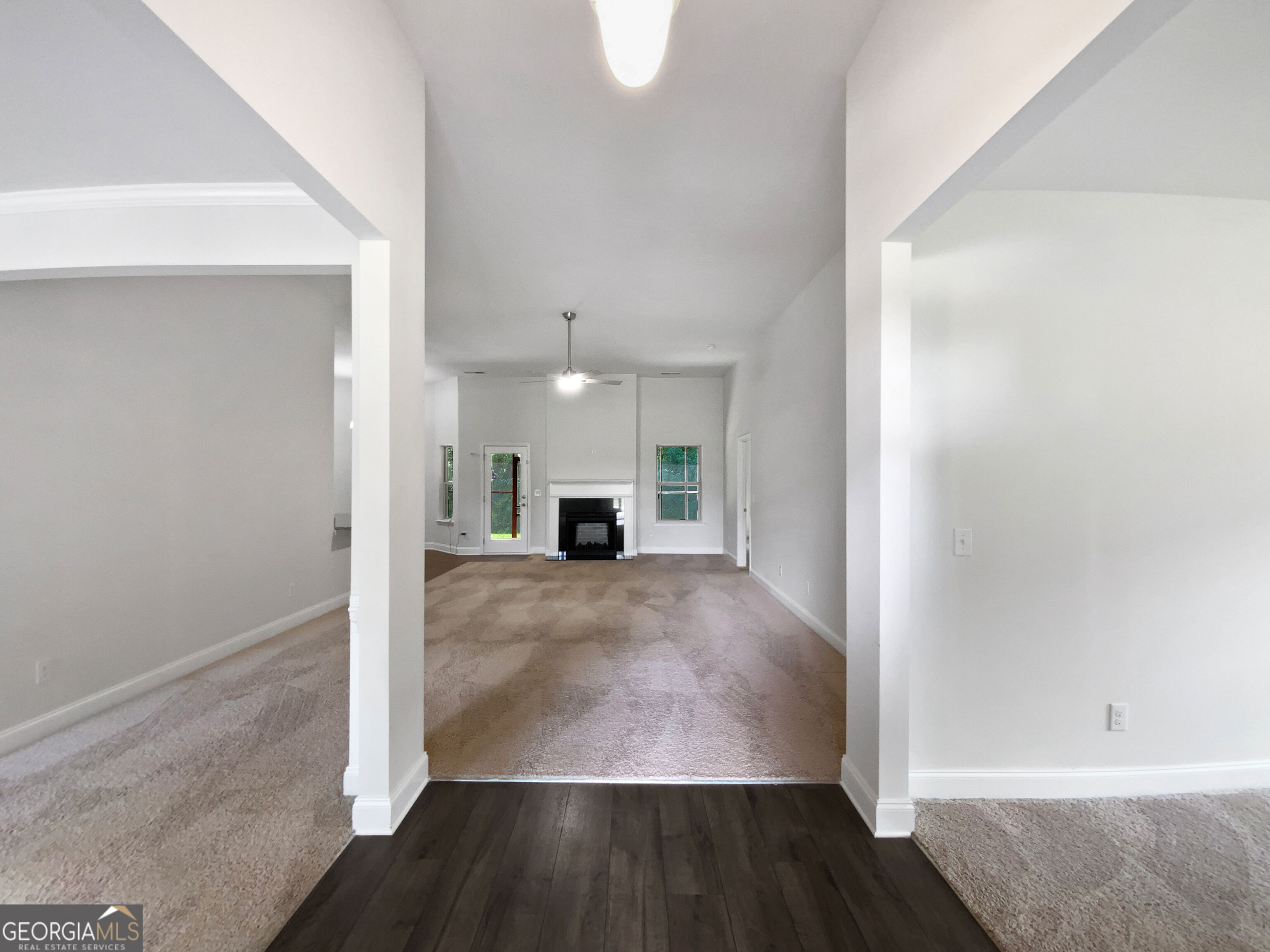 1037 Yorkshire Drive Property Photo 9