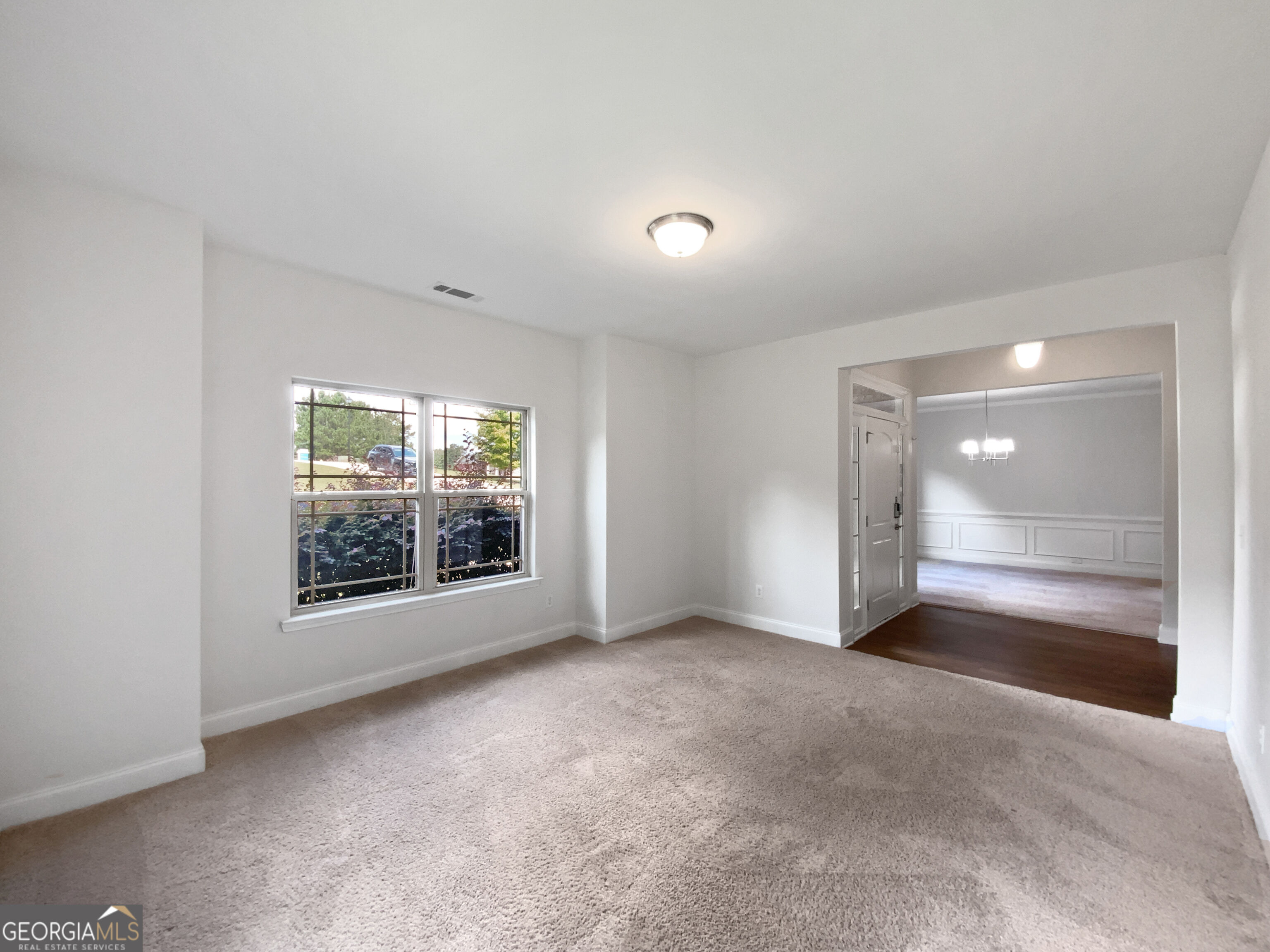 1037 Yorkshire Drive Property Photo 12