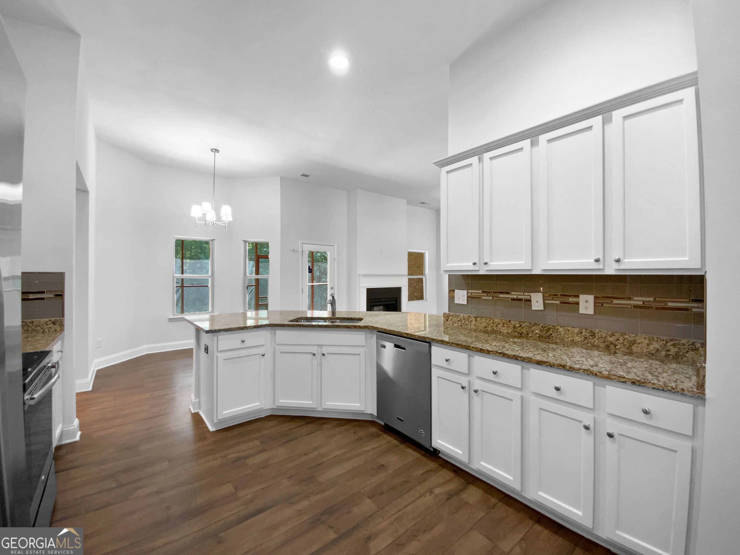 1037 Yorkshire Drive Property Photo 15