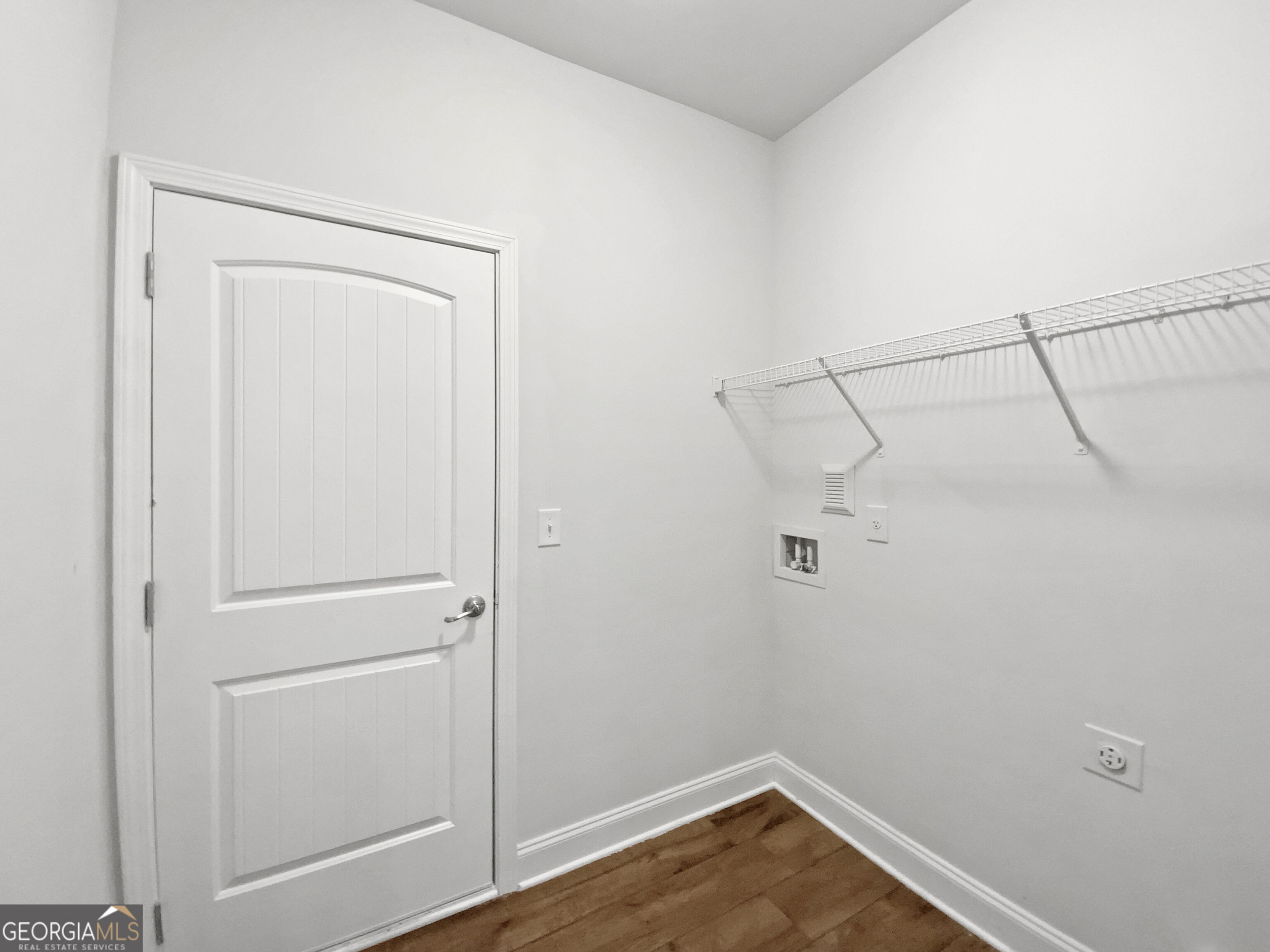 1037 Yorkshire Drive Property Photo 24