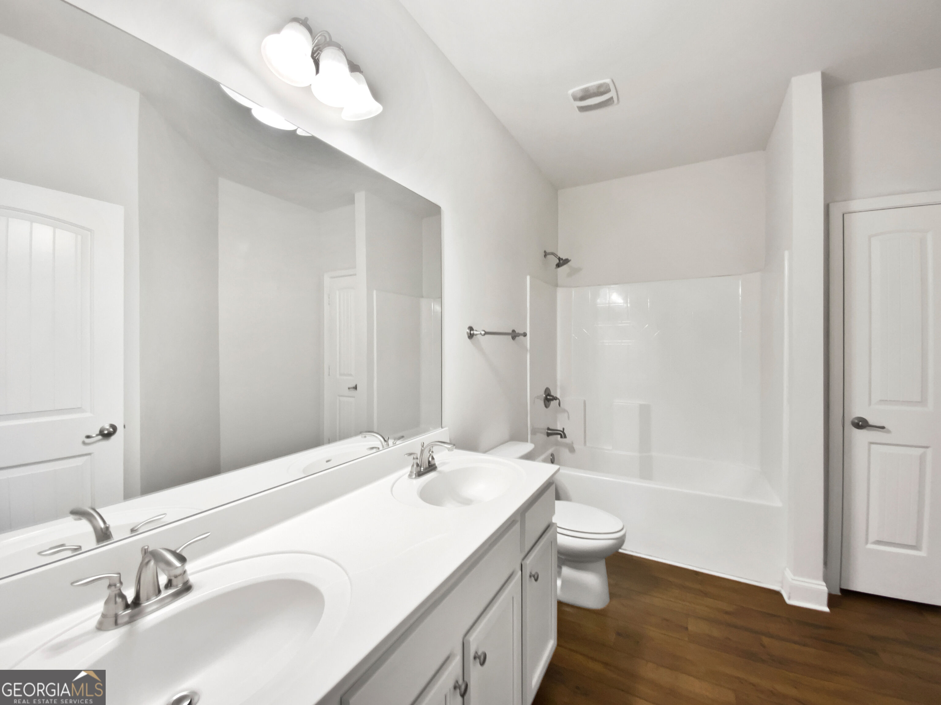1037 Yorkshire Drive Property Photo 26