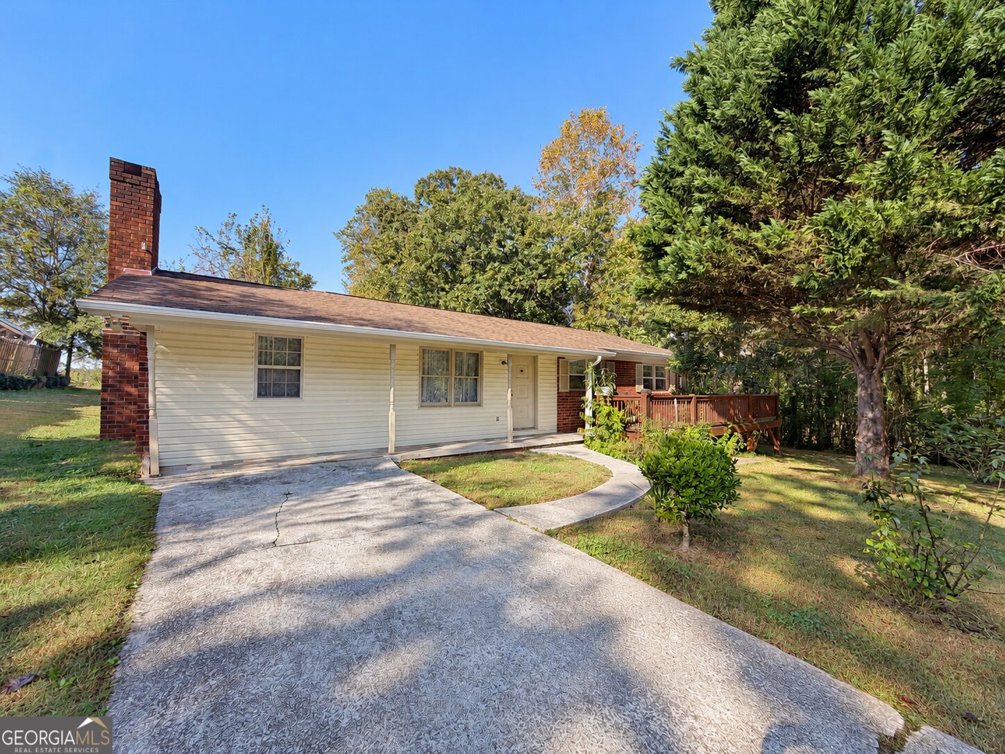 257 Linda Way Property Photo 1
