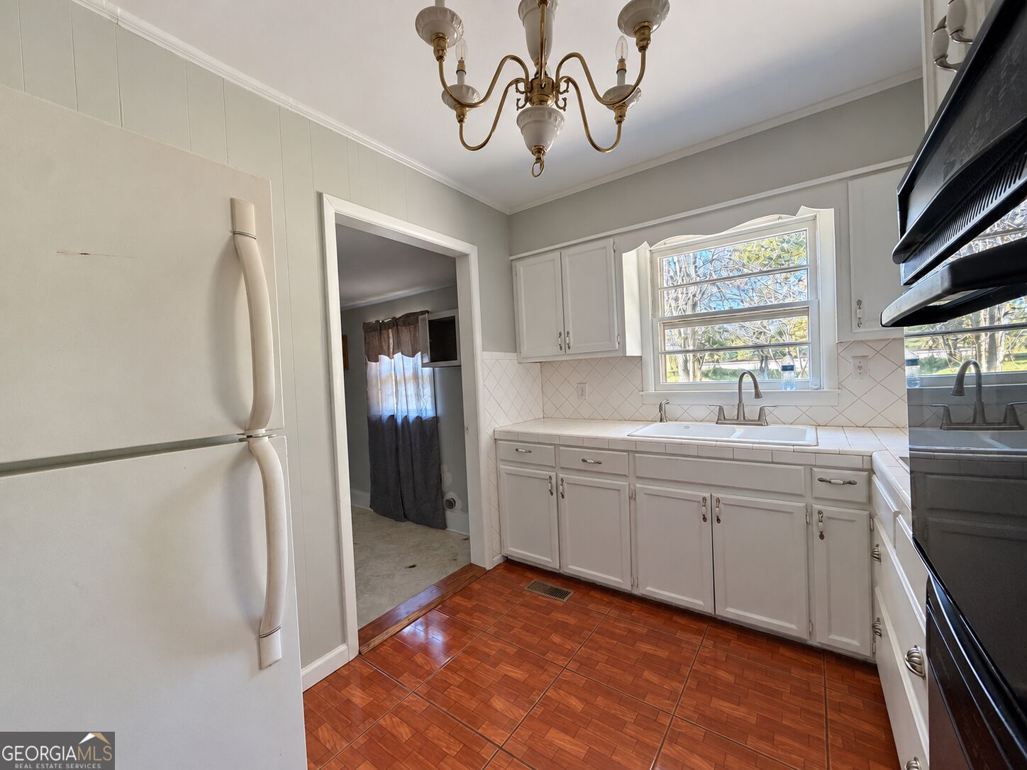 257 Linda Way Property Photo 6