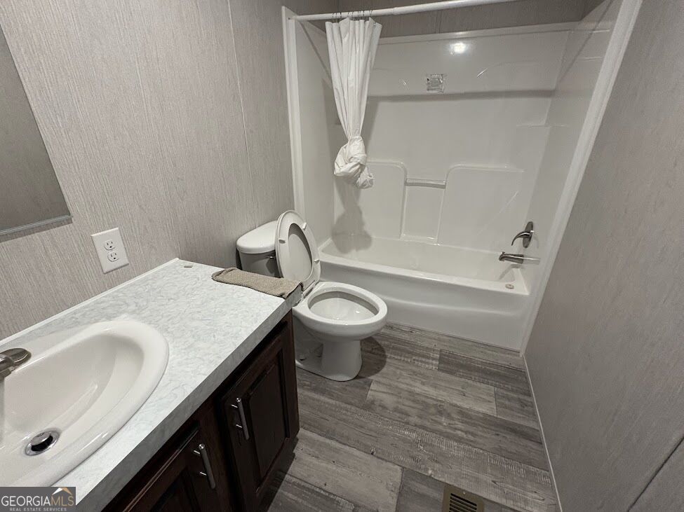97 Trinity Court Property Photo 8