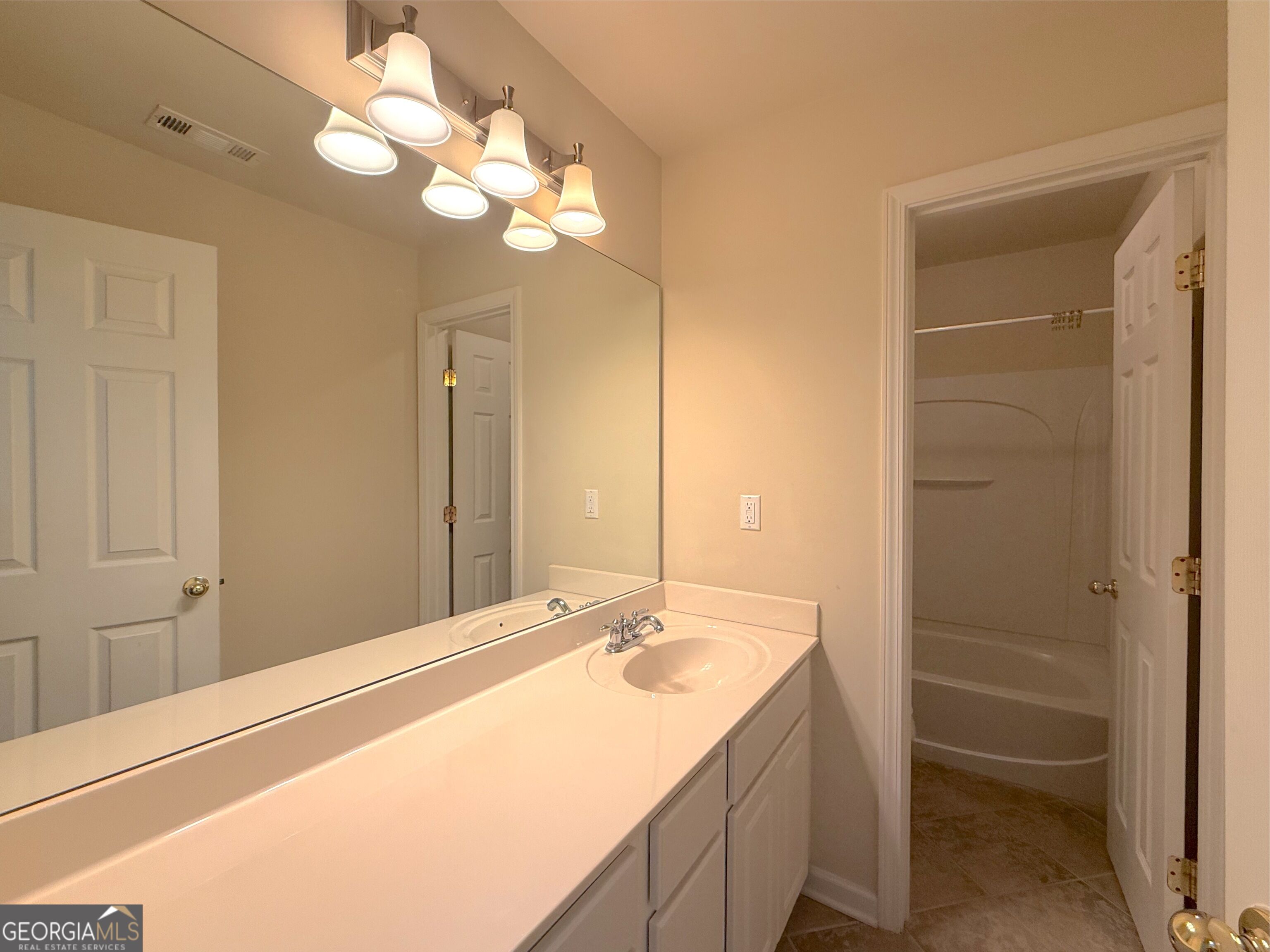 10507 Holliwell Court Property Photo 24