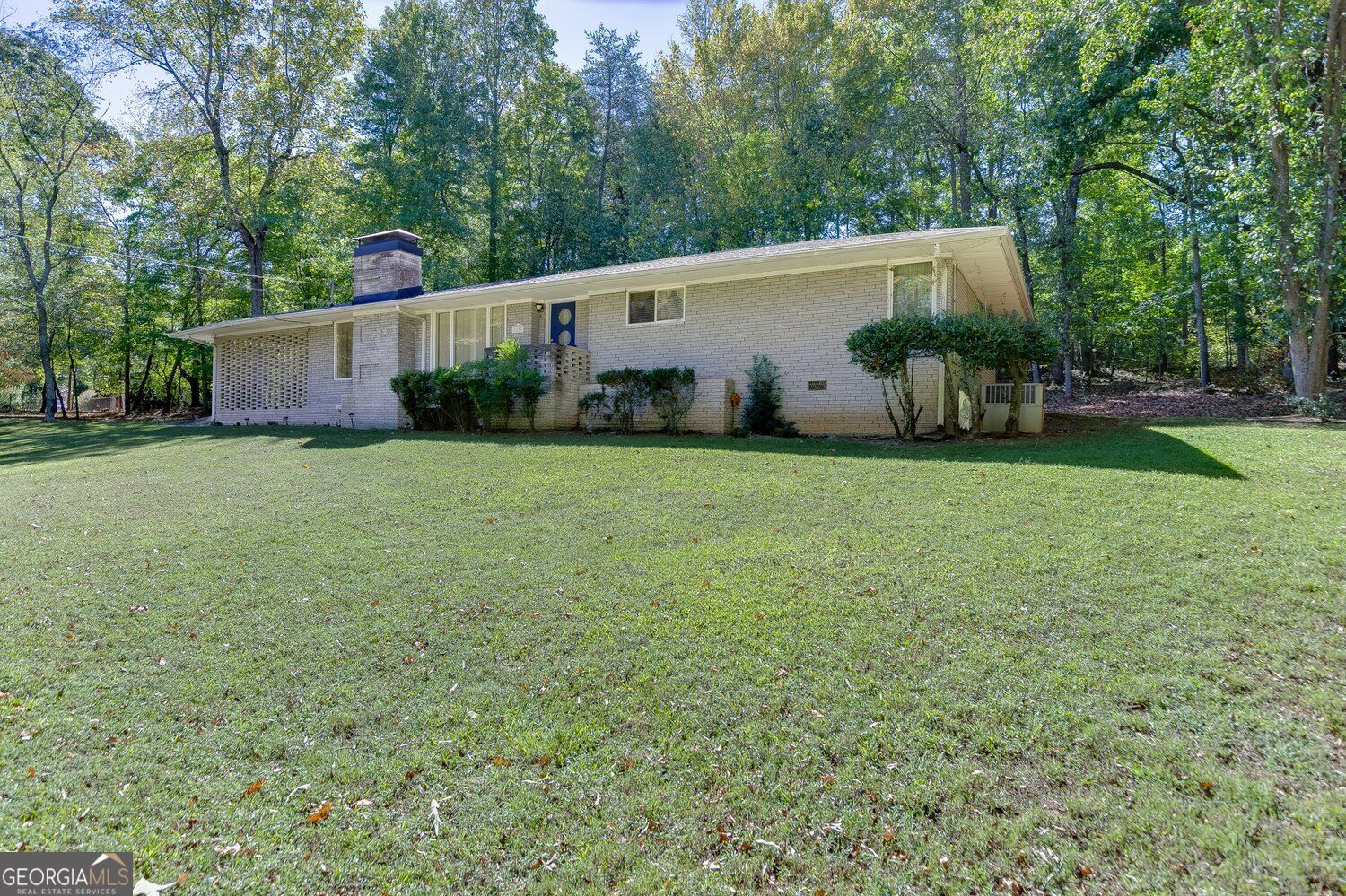 1173 Lakeshore Drive Property Photo 2