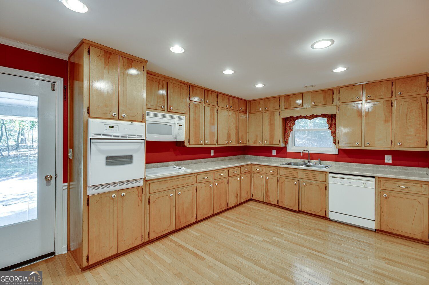 1173 Lakeshore Drive Property Photo 13