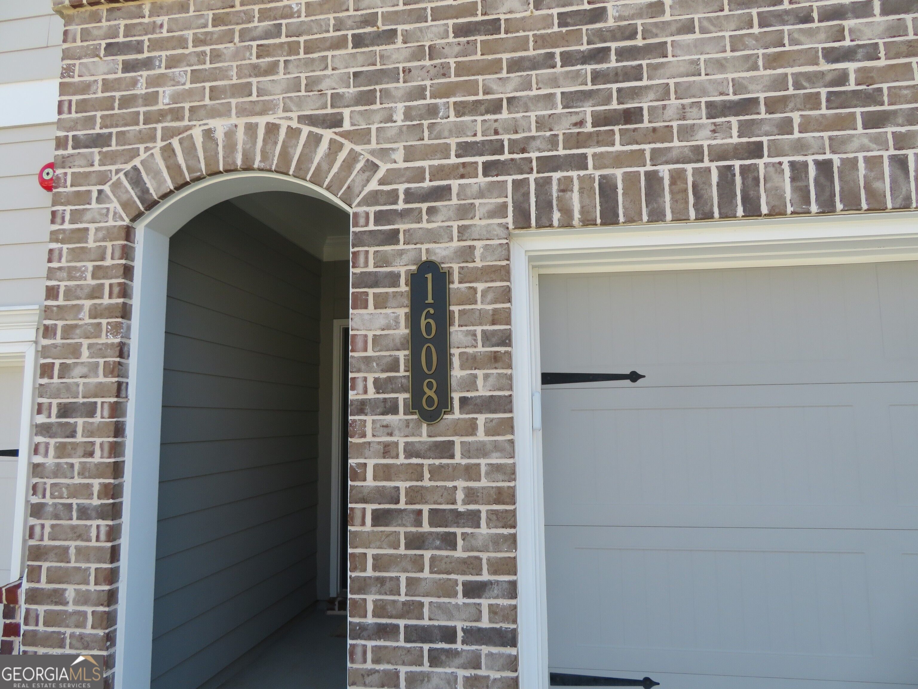 1608 Ruskin Way Property Photo 2