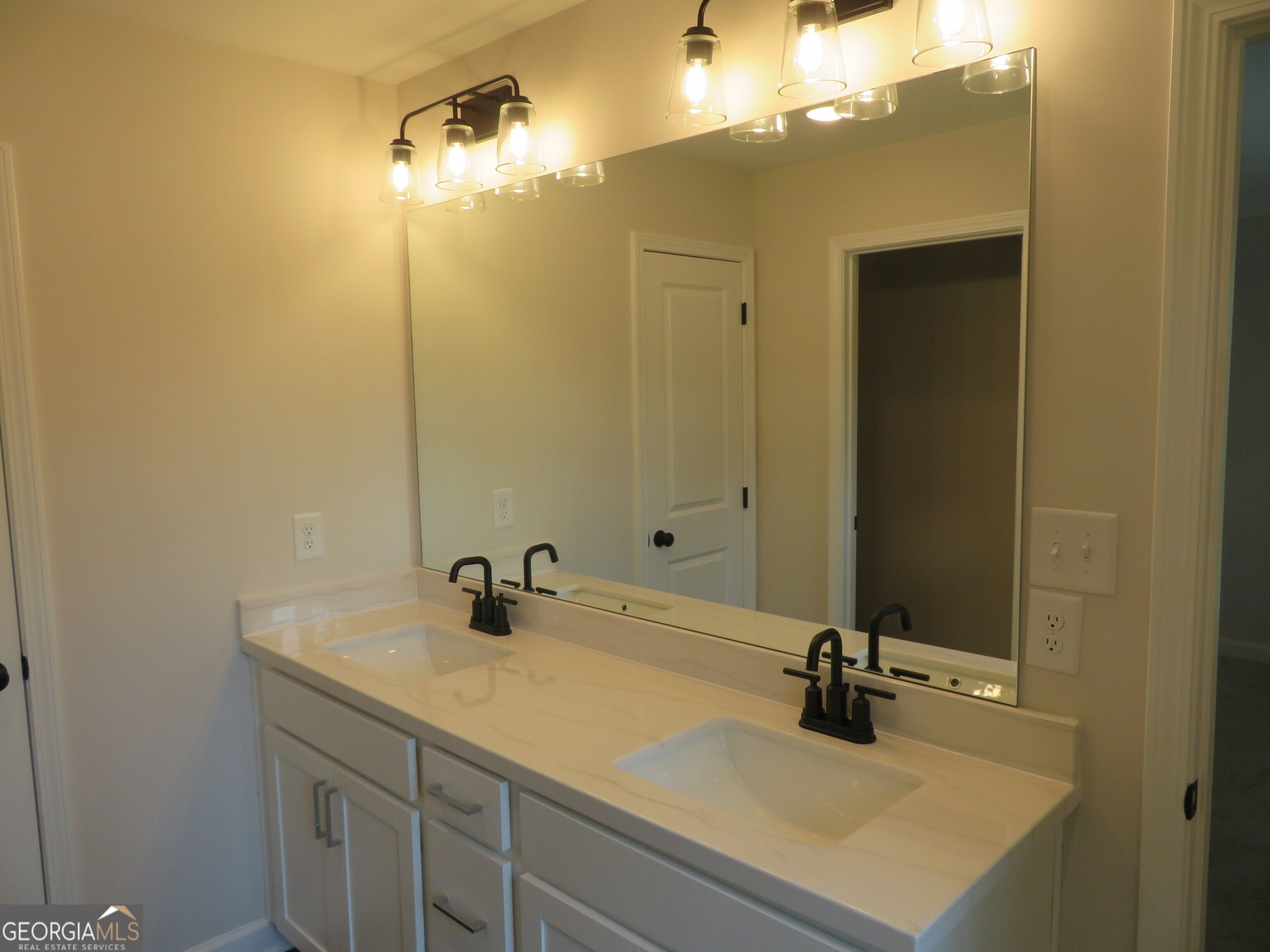 1608 Ruskin Way Property Photo 20