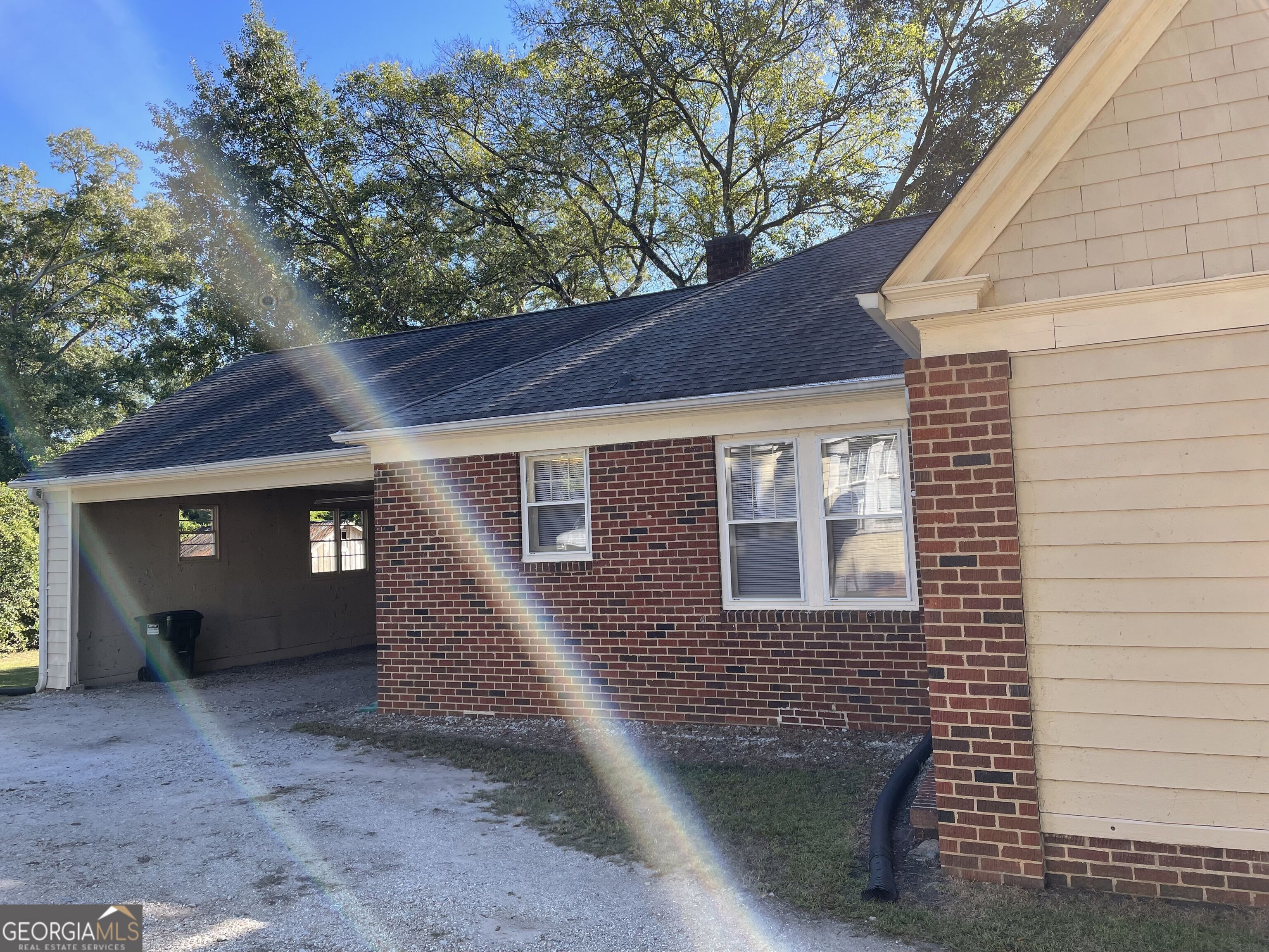 227 S Oliver Street Property Photo 5