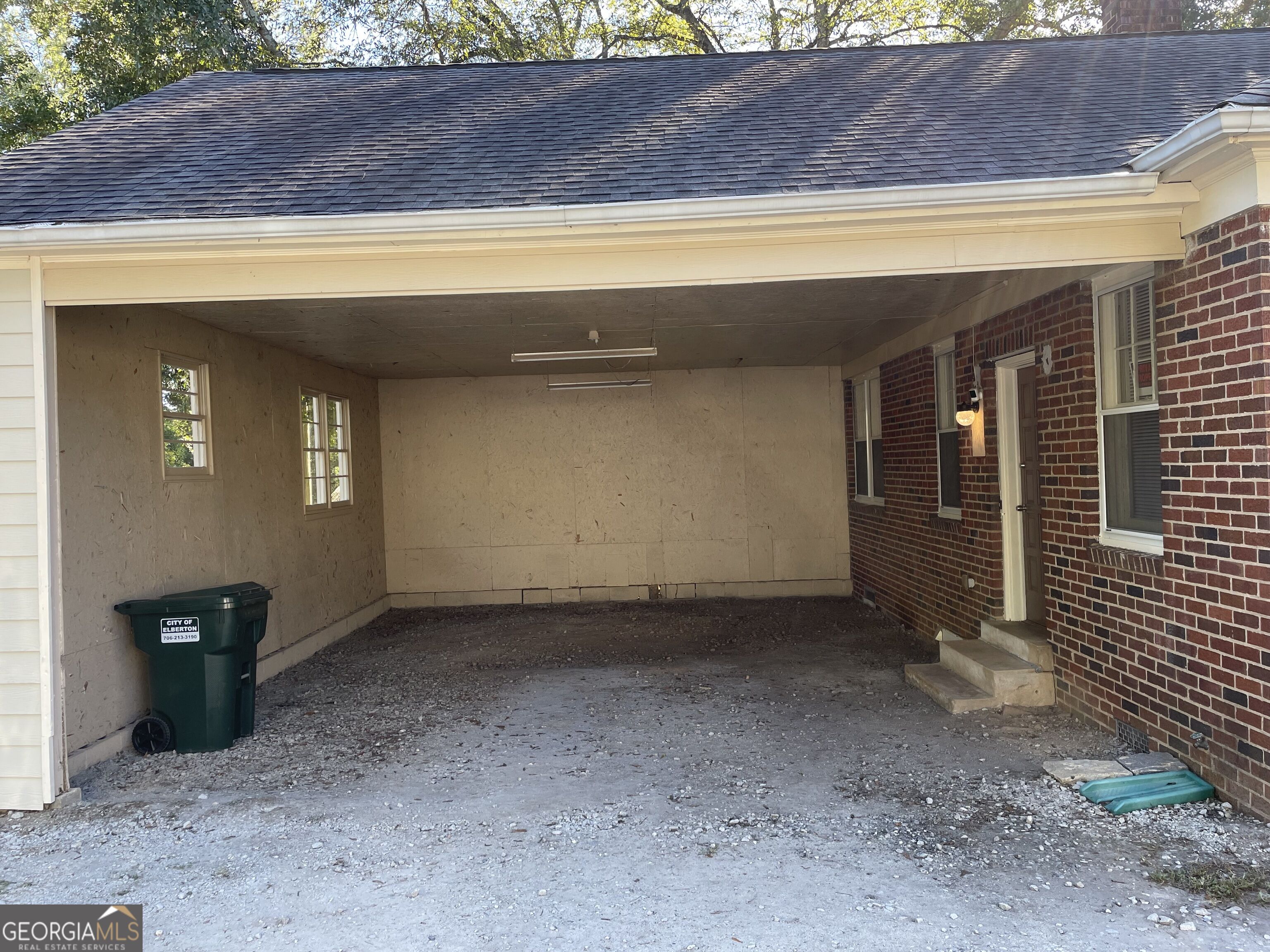 227 S Oliver Street Property Photo 9