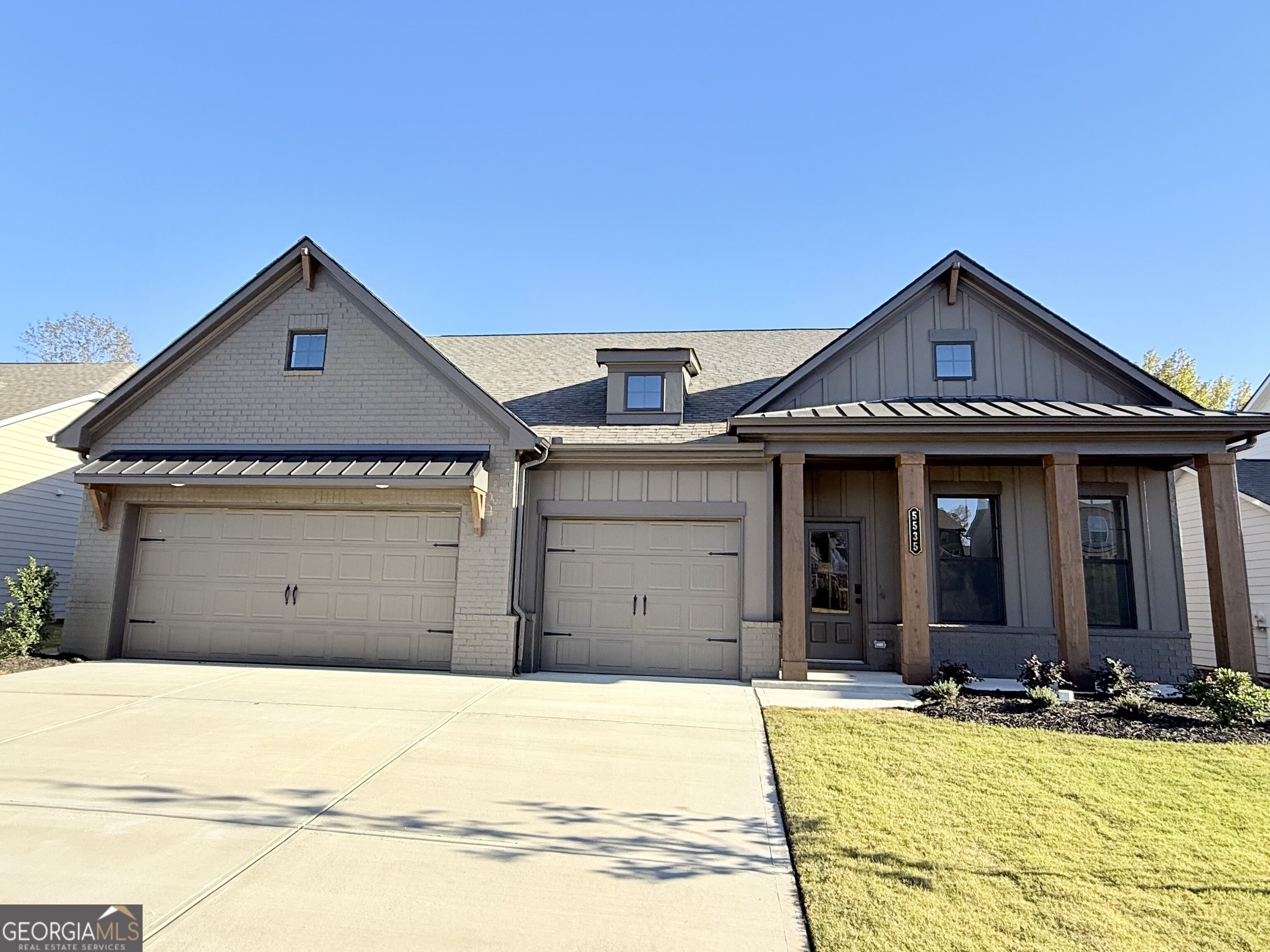 5535 Tullis Drive Property Photo 1
