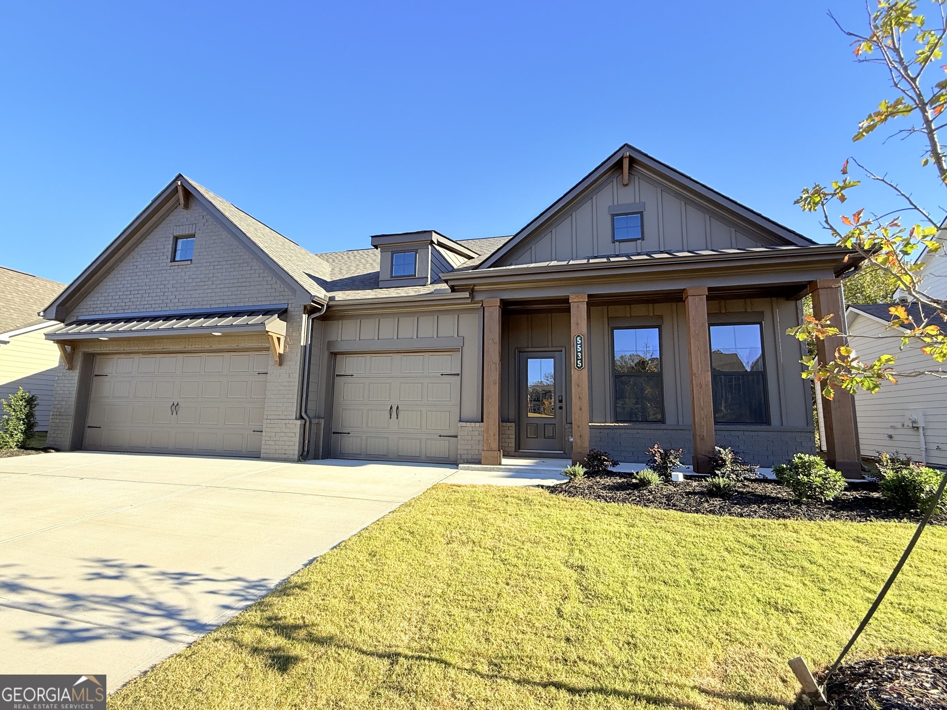 5535 Tullis Drive Property Photo 3