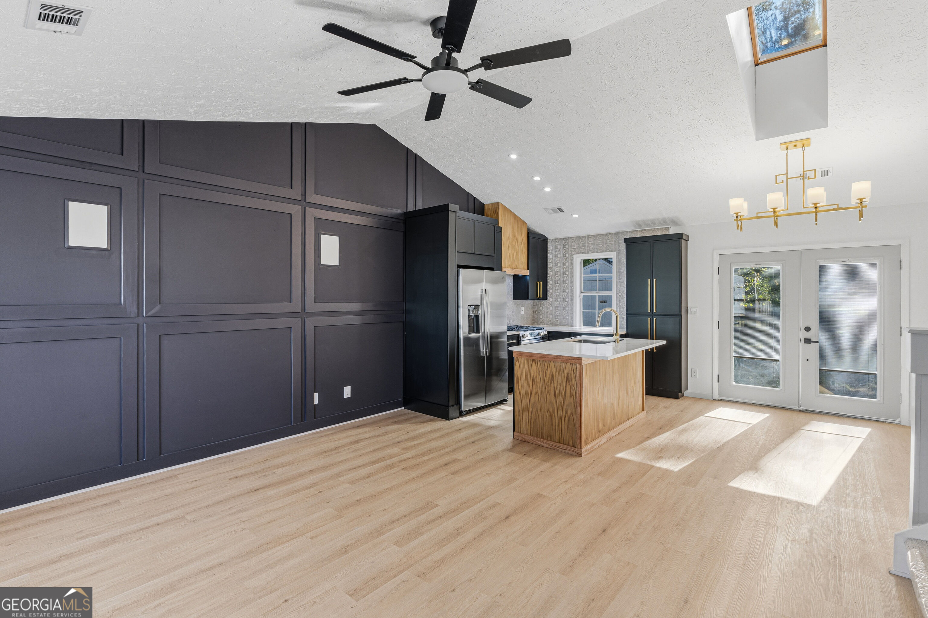 6033 Old Wellborn Trace Property Photo 4
