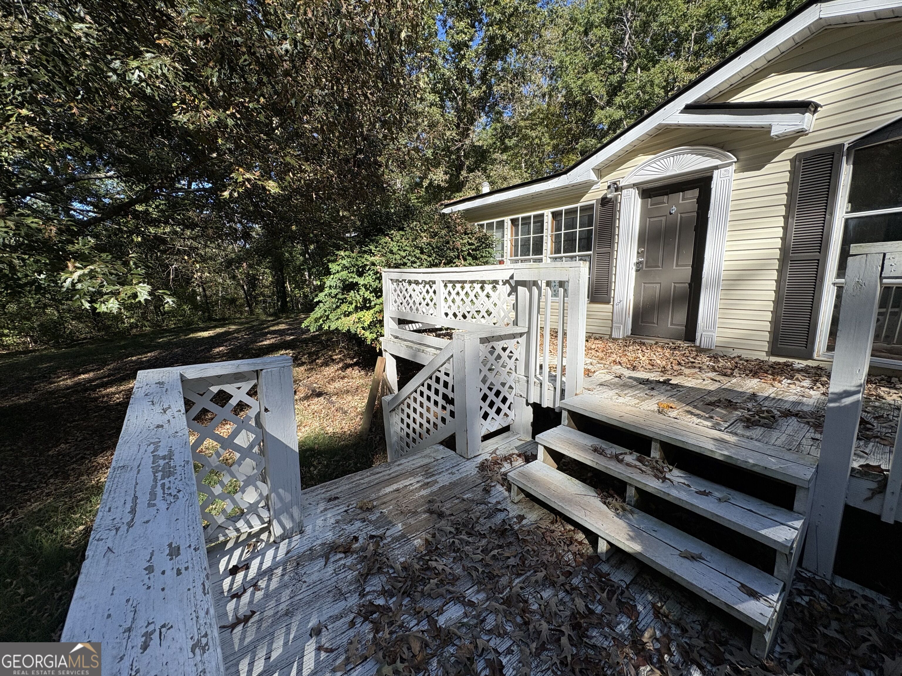 227 Lancelot Road Property Photo 2