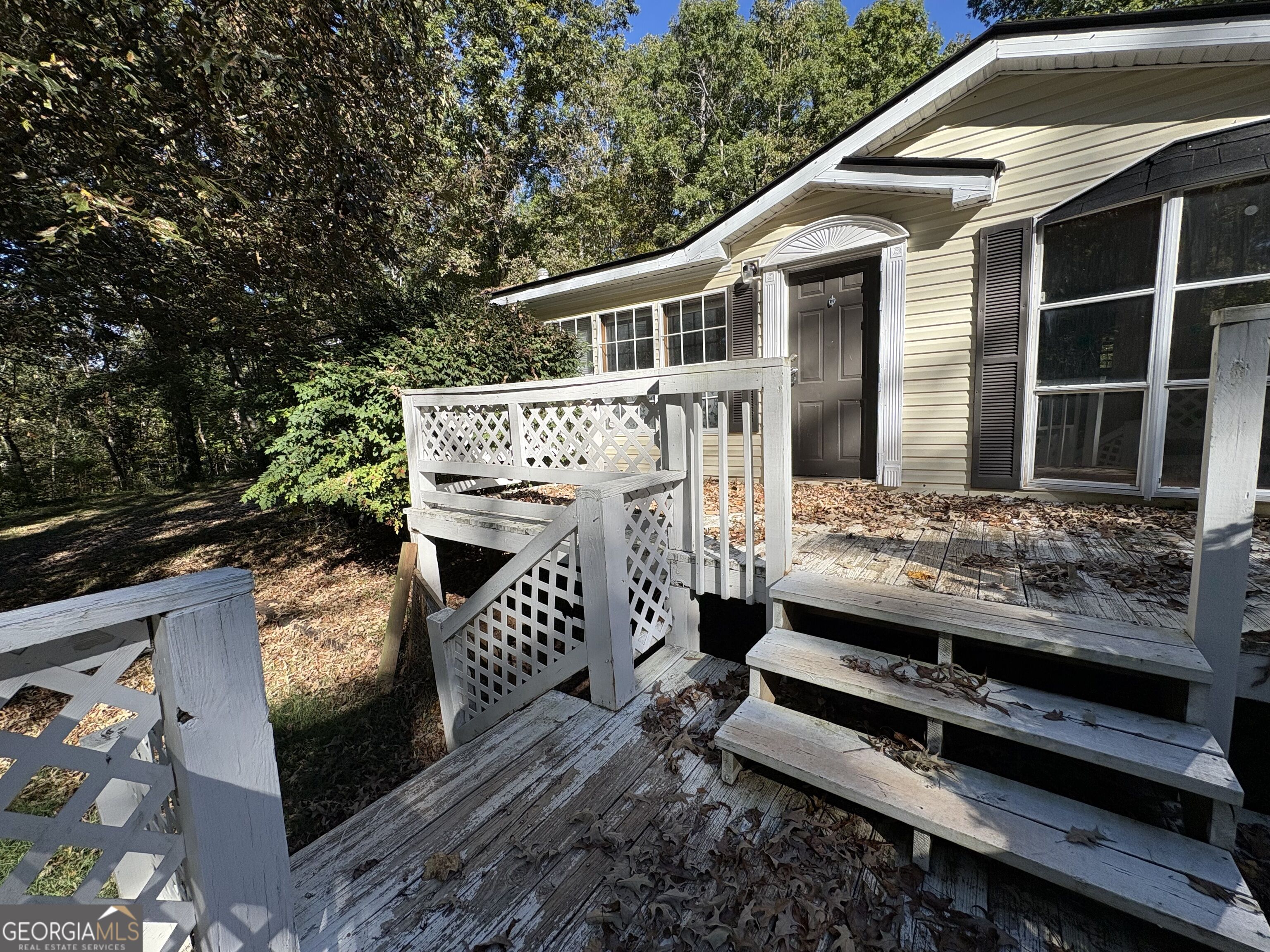 227 Lancelot Road Property Photo 3