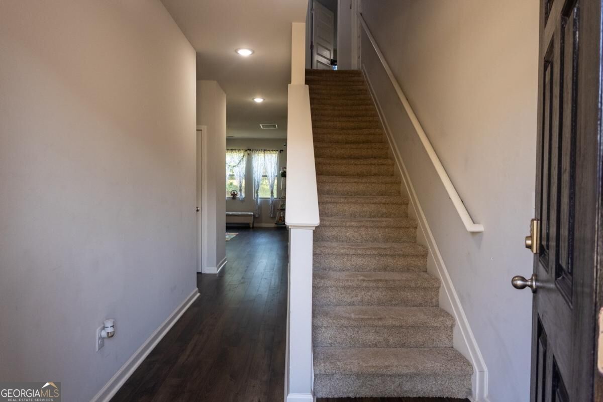 1923 Stanton Way Property Photo 3