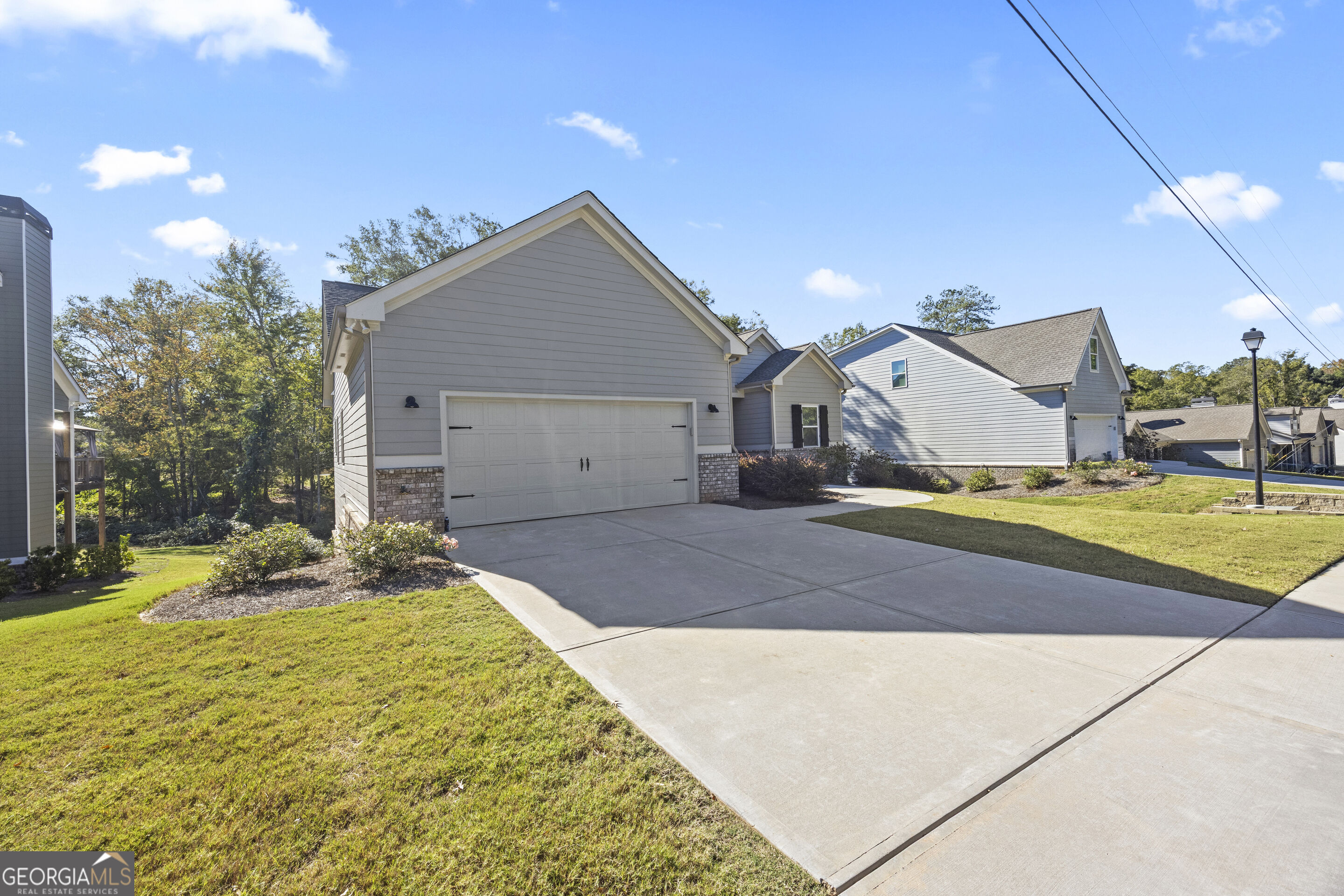388 Sunset Drive Property Photo 4