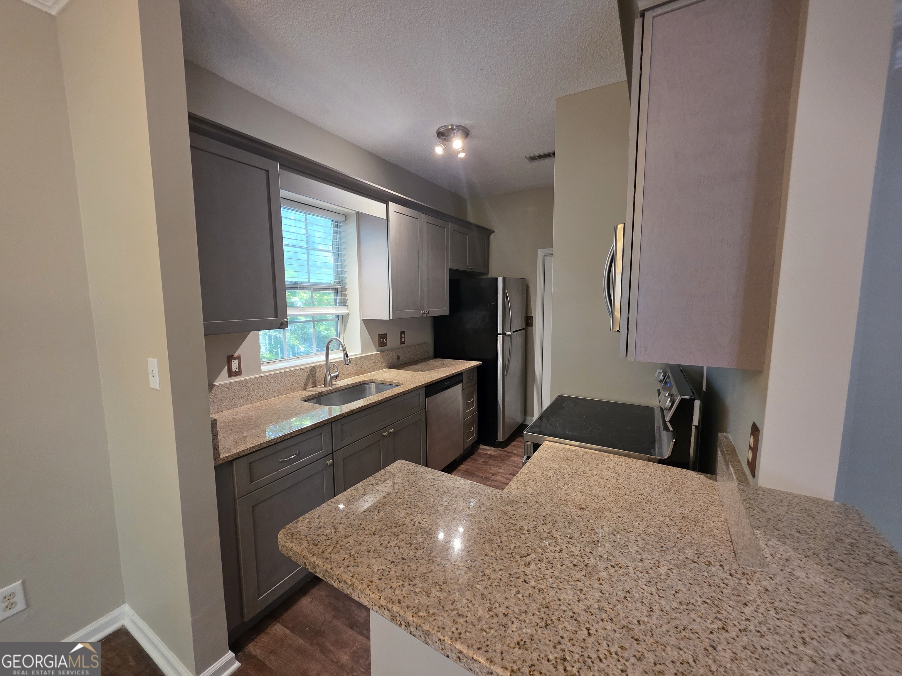 602 N Fairfield Drive Property Photo 8