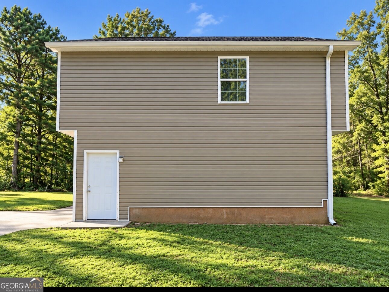 330 Kendall Lane Property Photo 3