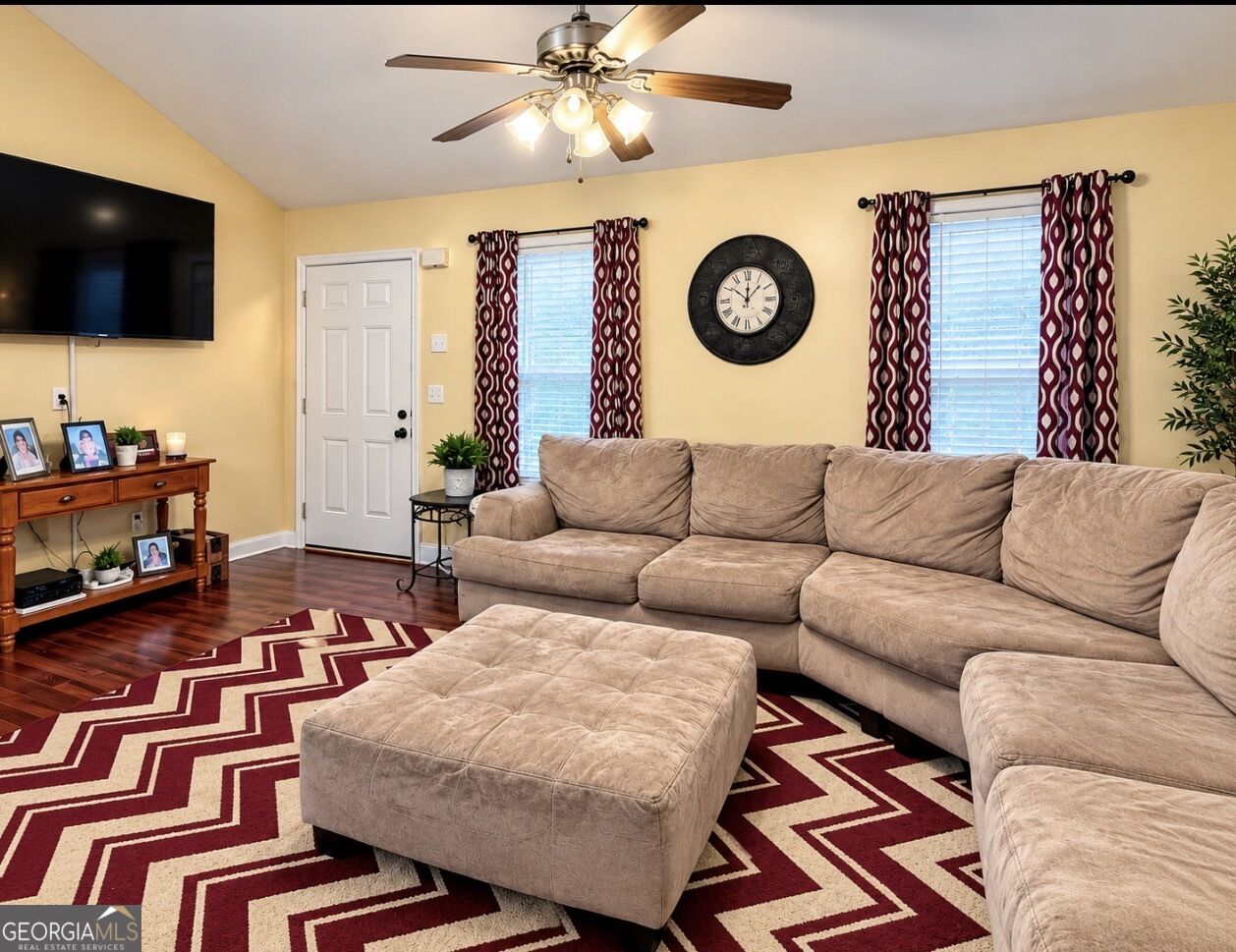 330 Kendall Lane Property Photo 5