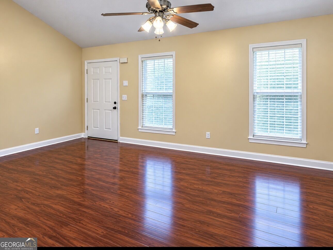 330 Kendall Lane Property Photo 6