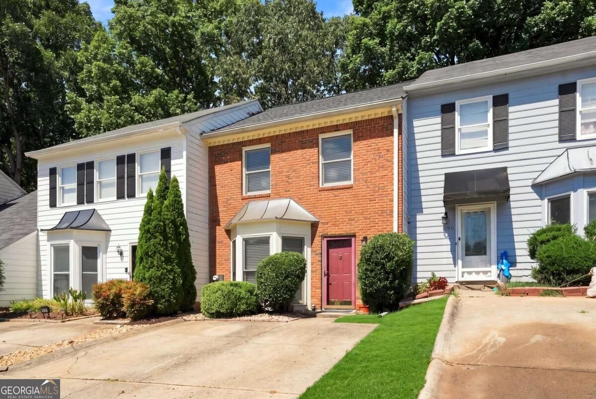 1208 Magnolia Way SE Property Photo 1