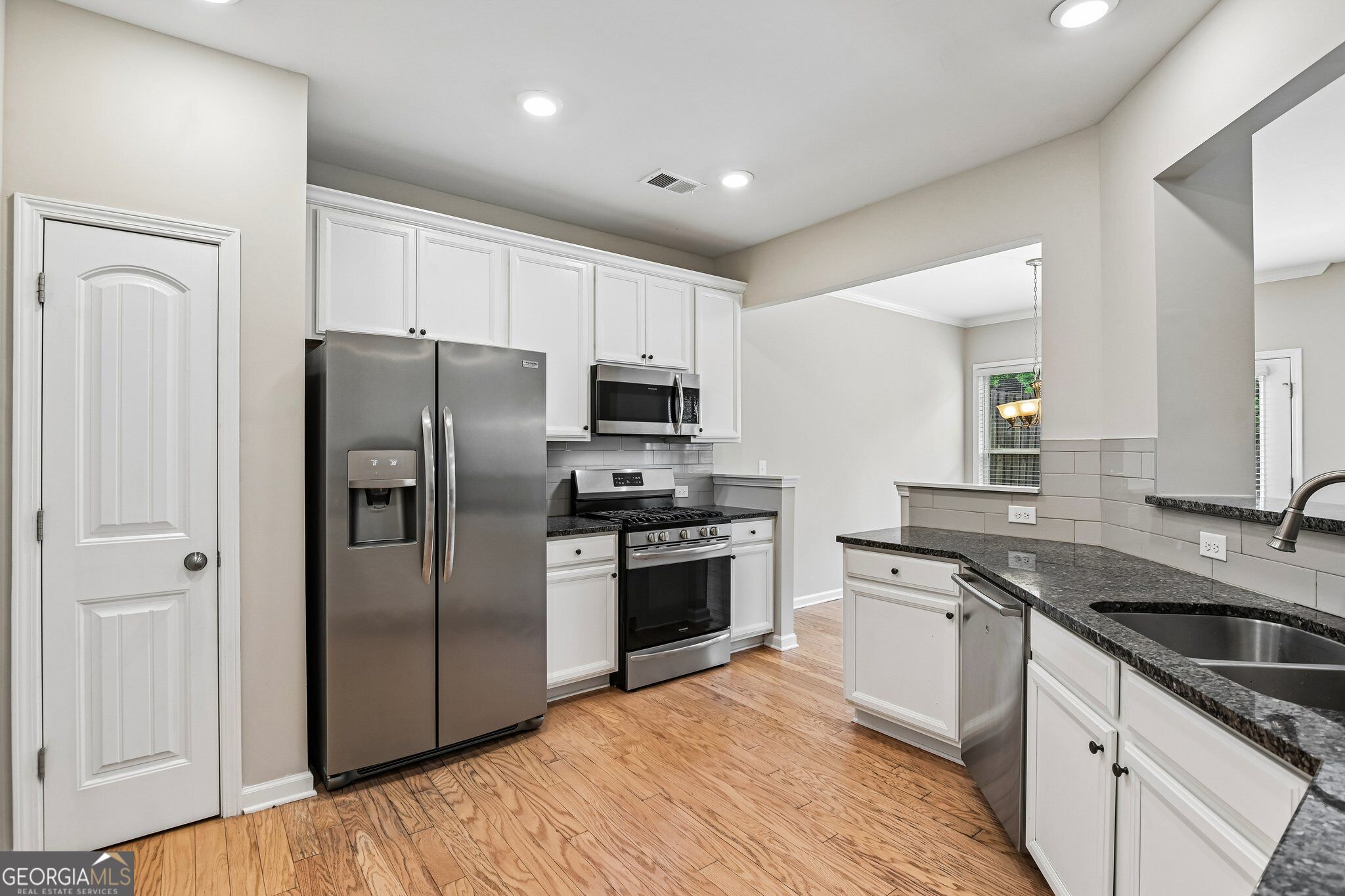 1208 Foxcroft Lane Property Photo 8