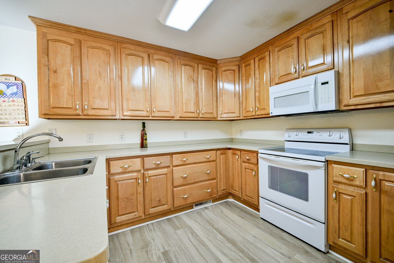 4330 Damascus Road Property Photo 11
