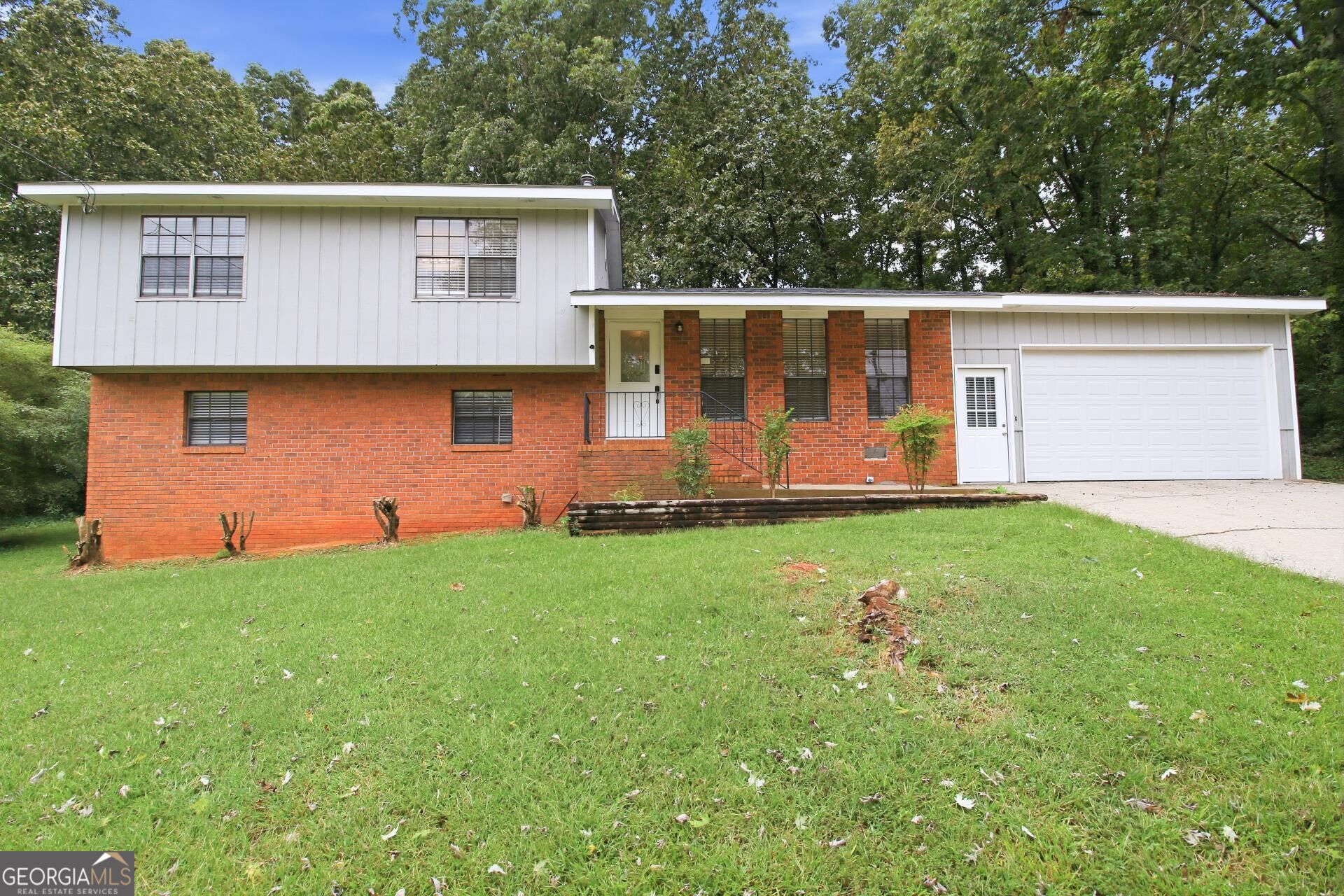 2117 Freestone Court Property Photo 1