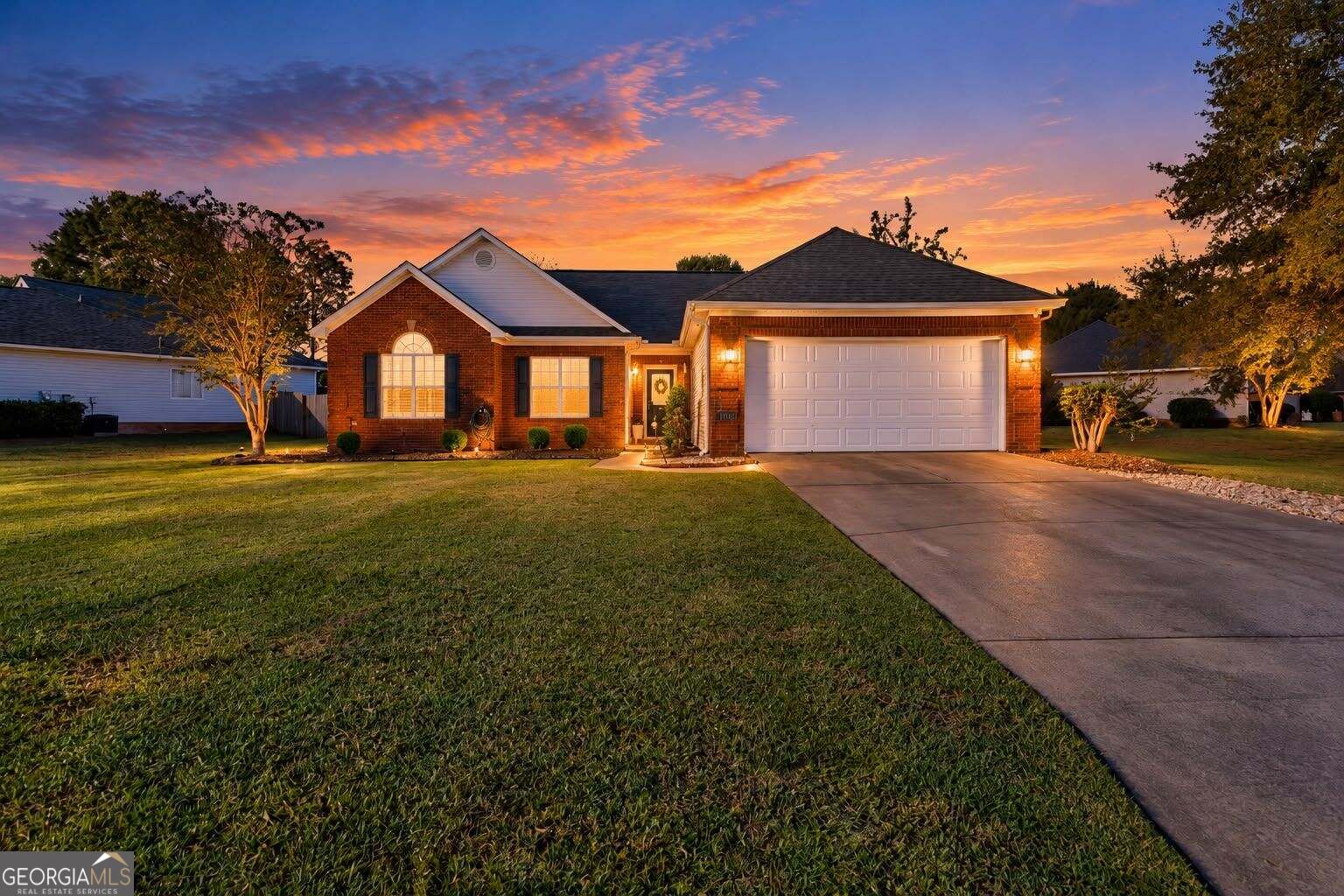 140 Knights Bridge Property Photo 1