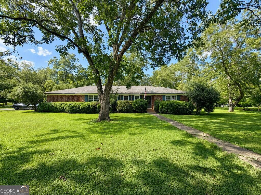 4917 Holly Hill Road Property Photo 1