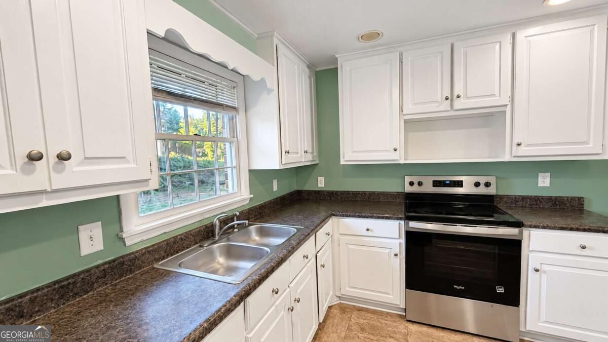 113 Carter Street Property Photo 16