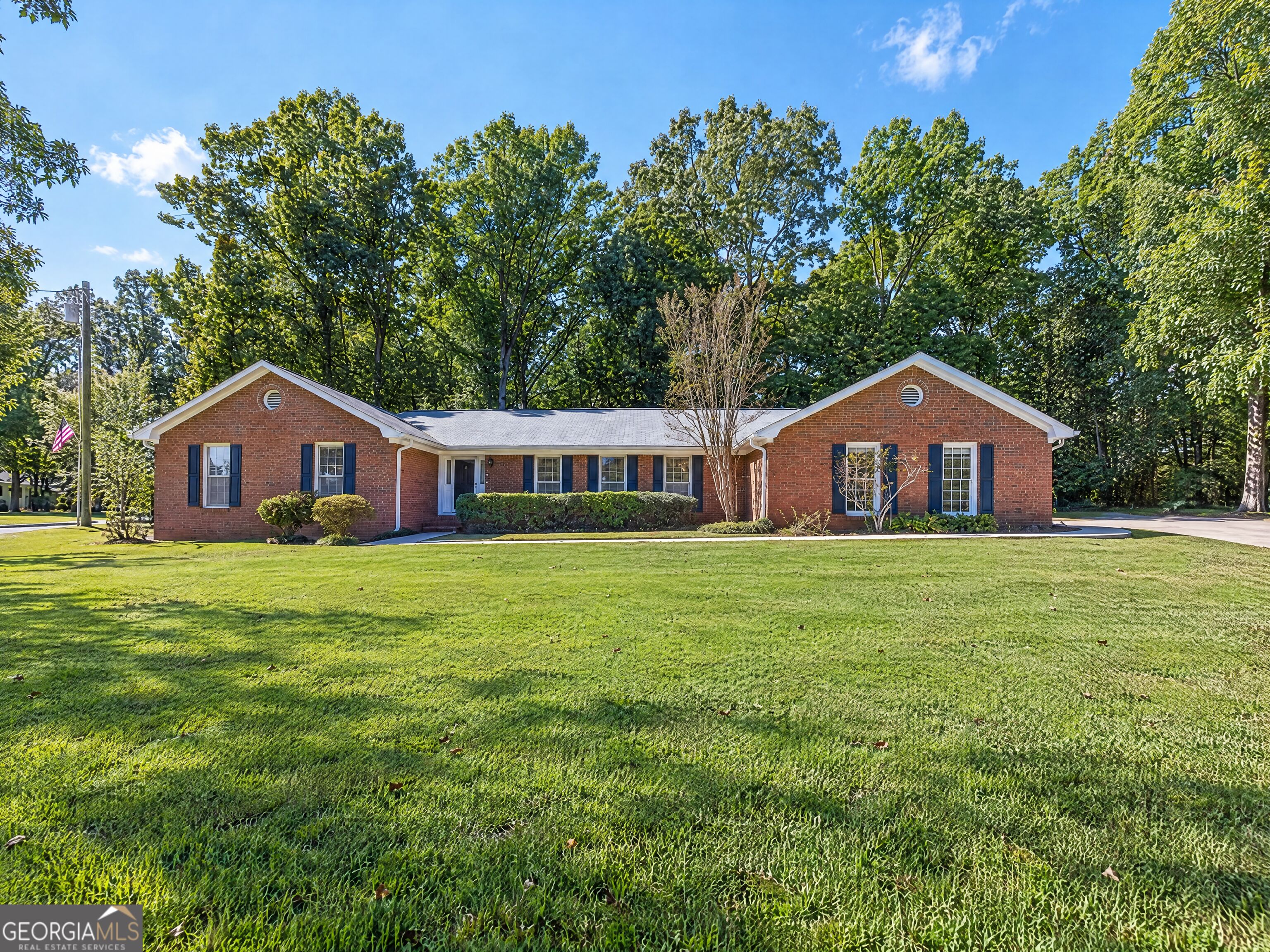109 Oakdale Drive Property Photo 1