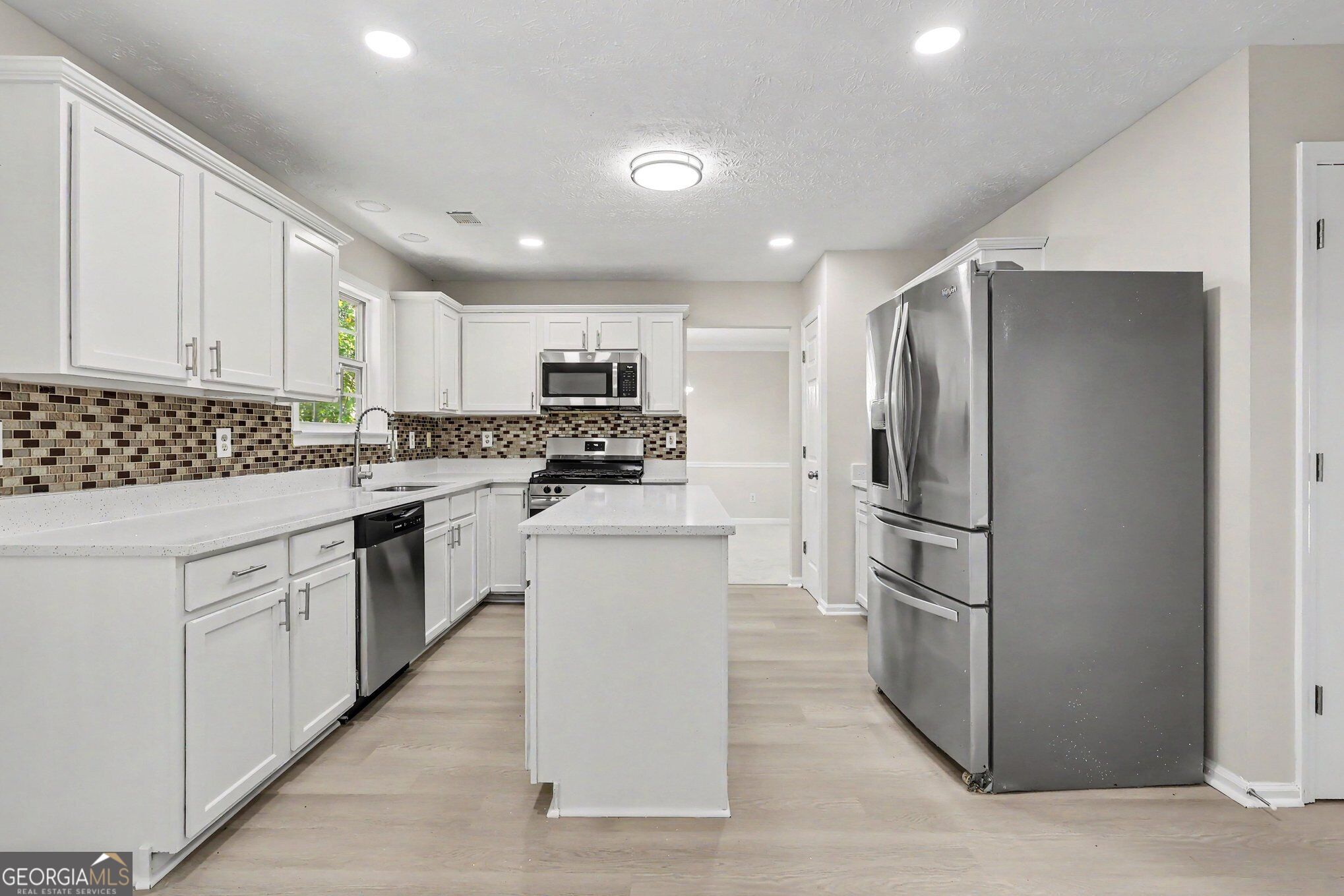 1128 Mitford Lane Property Photo 4